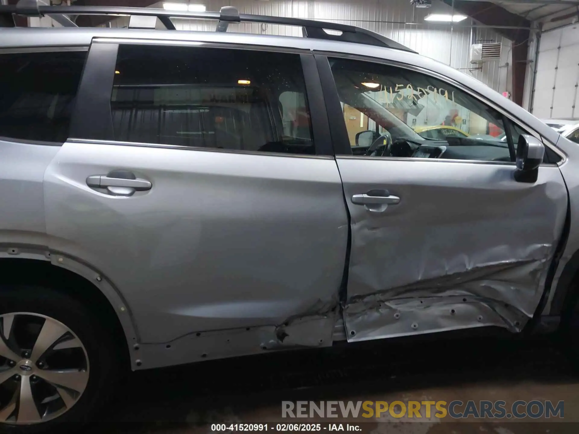 17 Photograph of a damaged car 4S4WMAFDXM3420217 SUBARU ASCENT 2021
