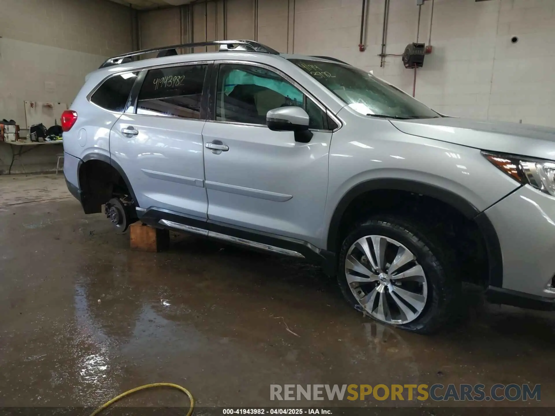 17 Photograph of a damaged car 4S4WMALD2M3441034 SUBARU ASCENT 2021