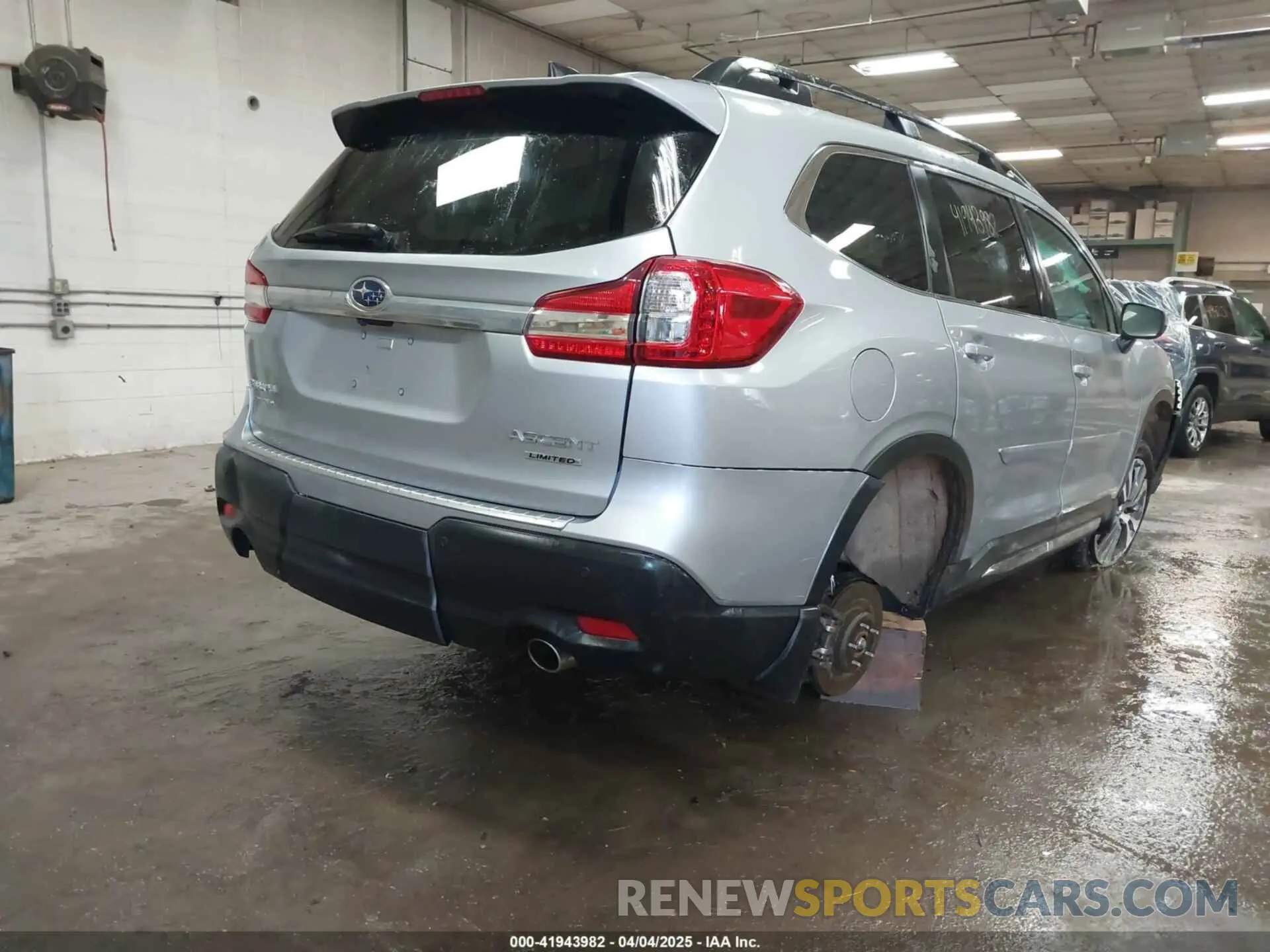 18 Photograph of a damaged car 4S4WMALD2M3441034 SUBARU ASCENT 2021
