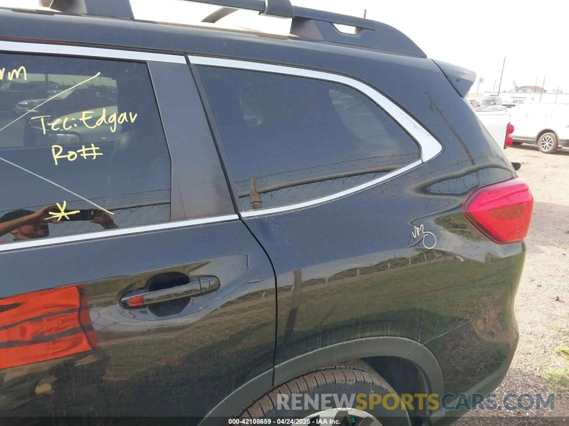 3 Photograph of a damaged car 4S4WMAPD2M3462248 SUBARU ASCENT 2021