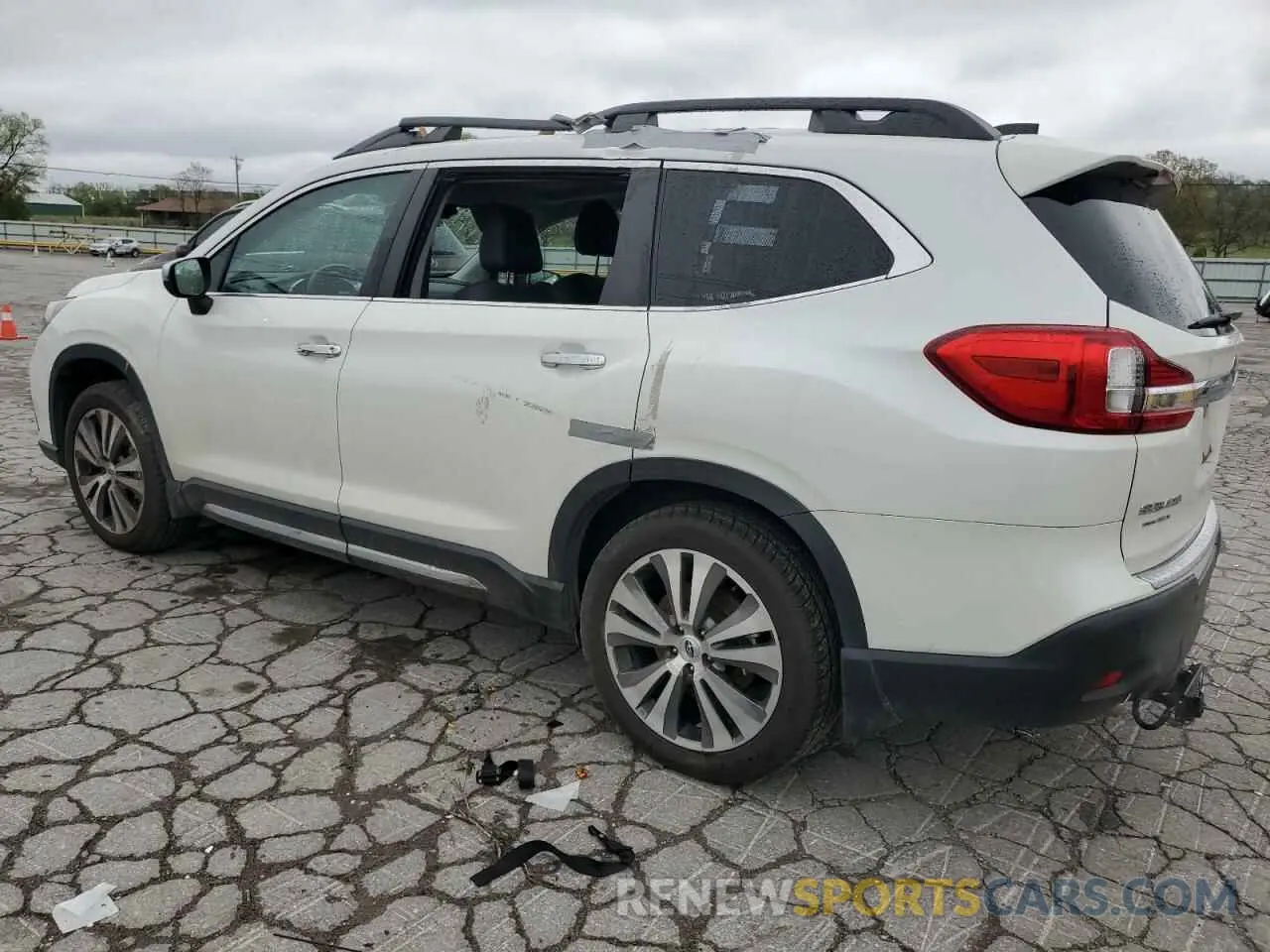 2 Photograph of a damaged car 4S4WMARD1M3468975 SUBARU ASCENT 2021