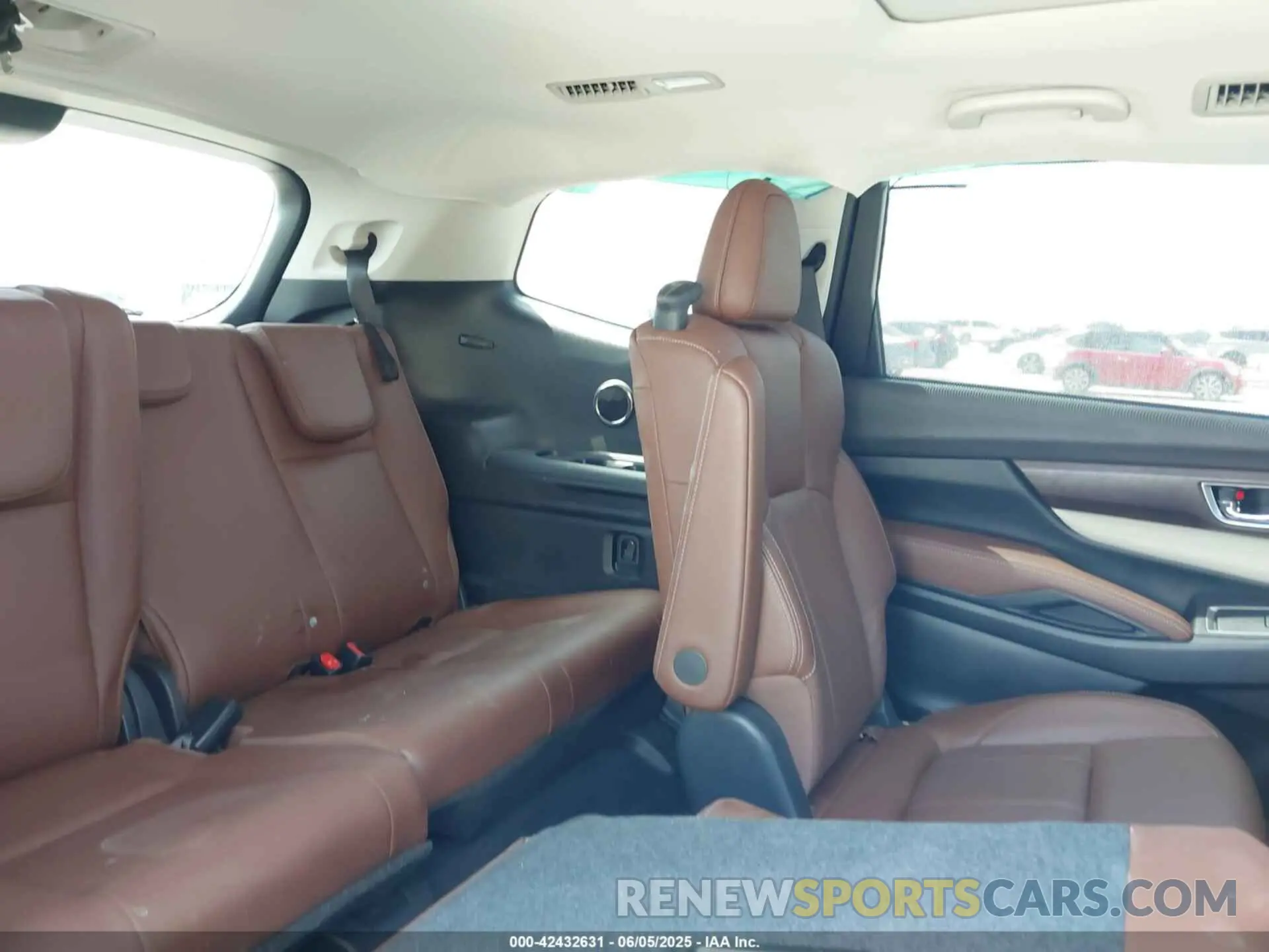 8 Photograph of a damaged car 4S4WMARD6M3462203 SUBARU ASCENT 2021