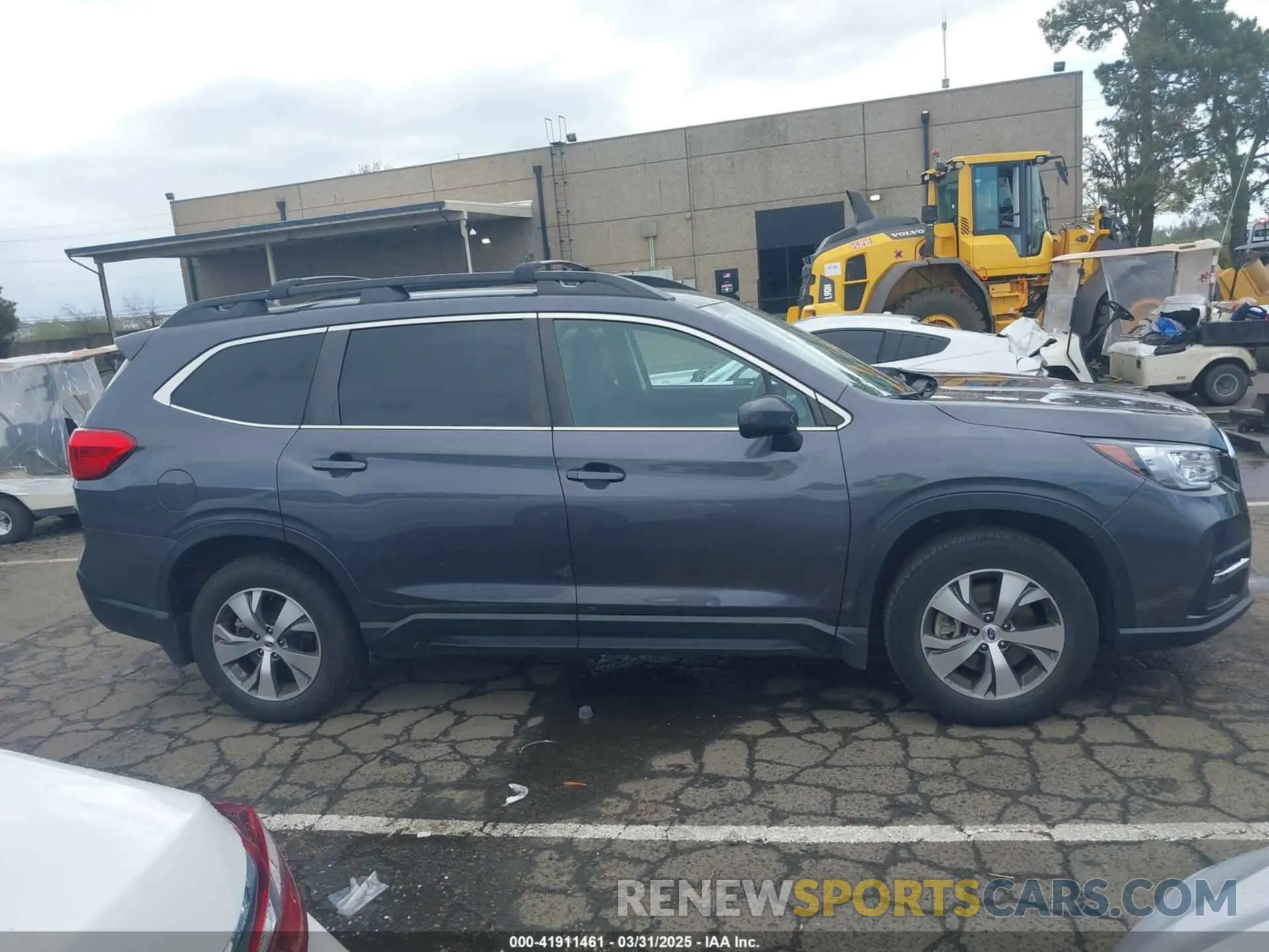 13 Photograph of a damaged car 4S4WMAED0N3433853 SUBARU ASCENT 2022
