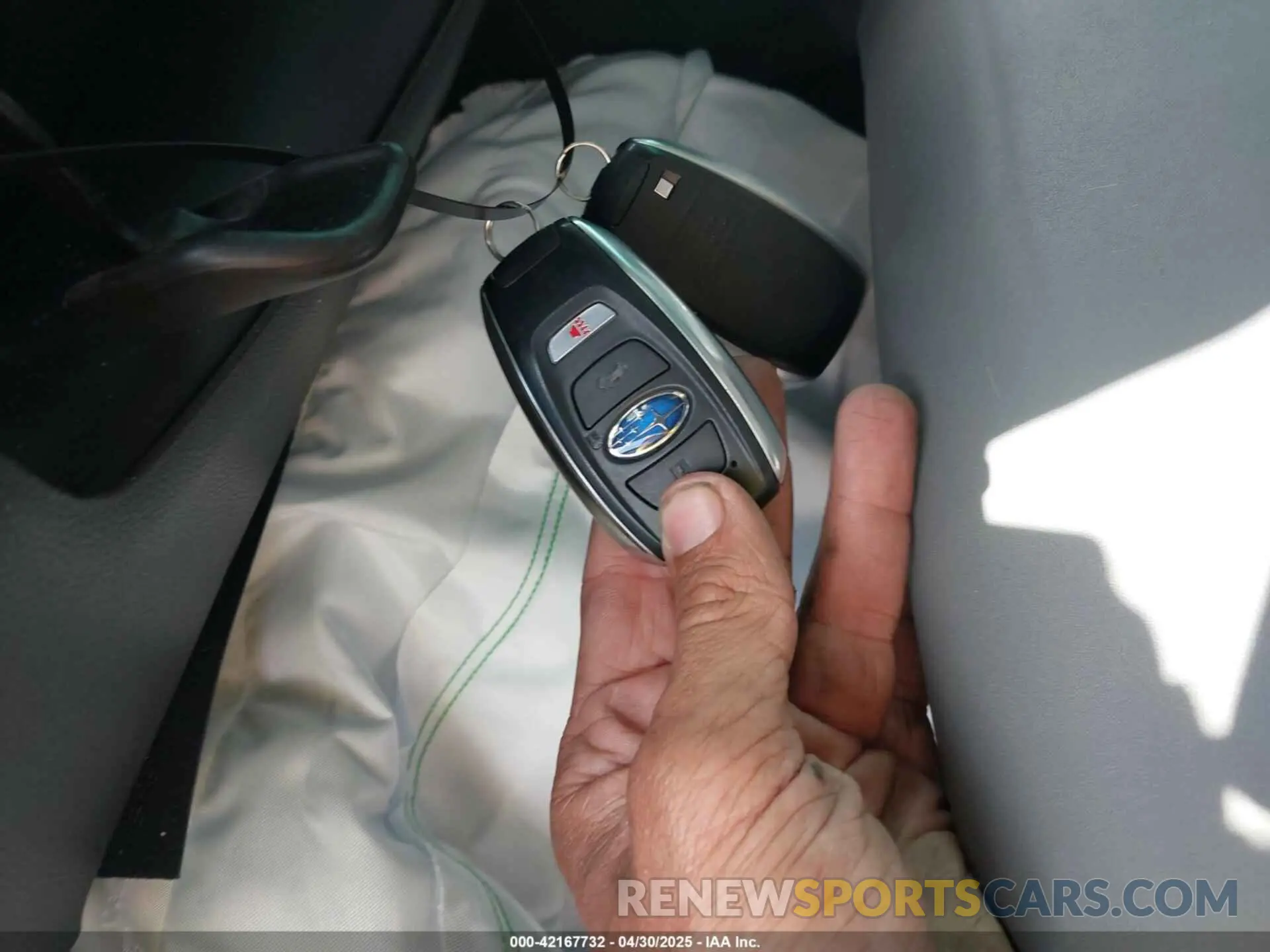 11 Photograph of a damaged car 4S4WMAHD5N3401962 SUBARU ASCENT 2022