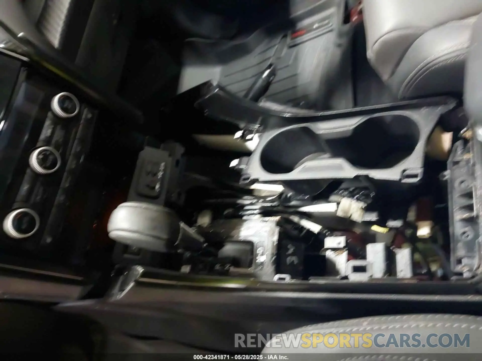 18 Photograph of a damaged car 4S4WMAJD2N3410872 SUBARU ASCENT 2022