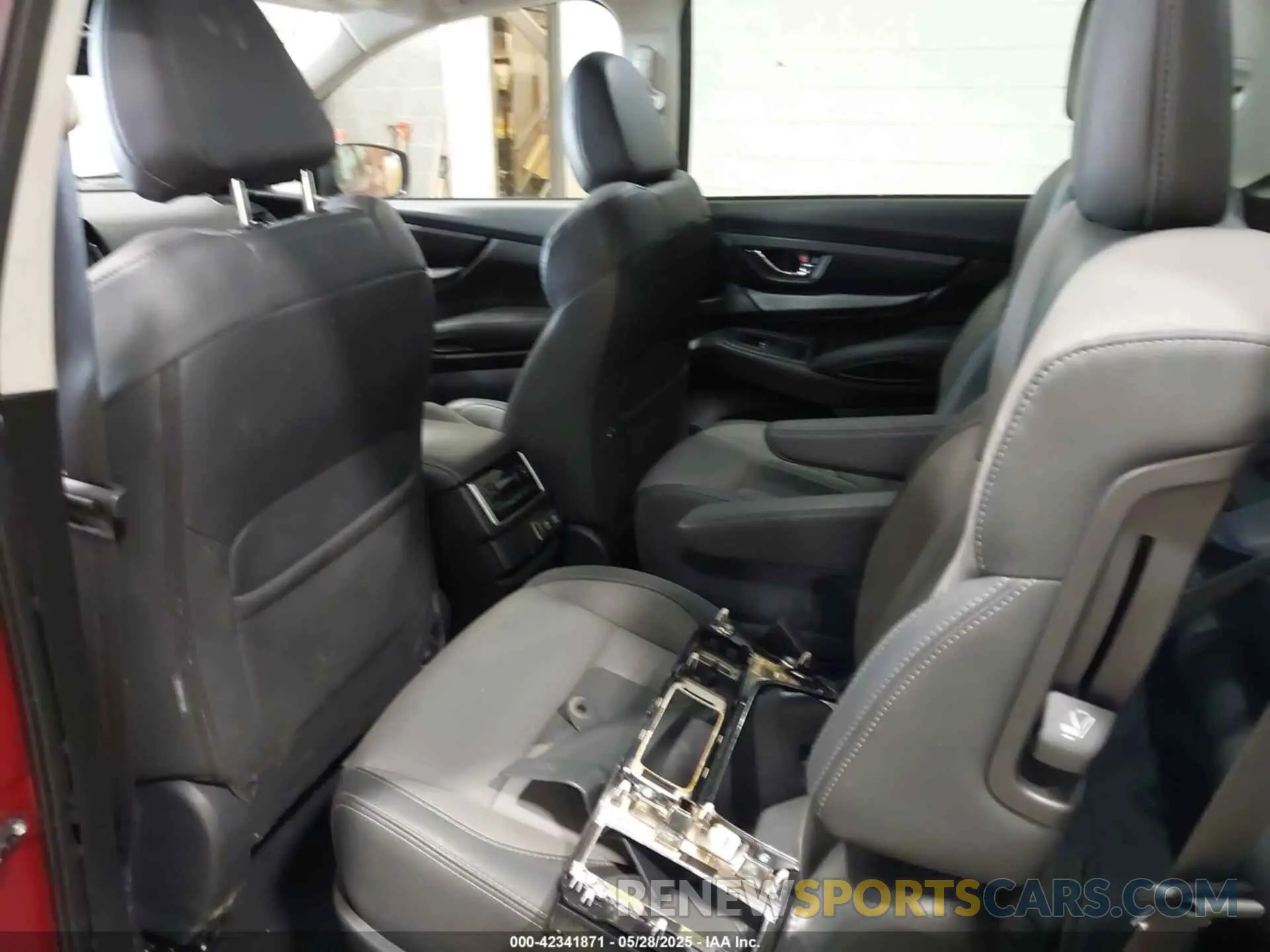 8 Photograph of a damaged car 4S4WMAJD2N3410872 SUBARU ASCENT 2022