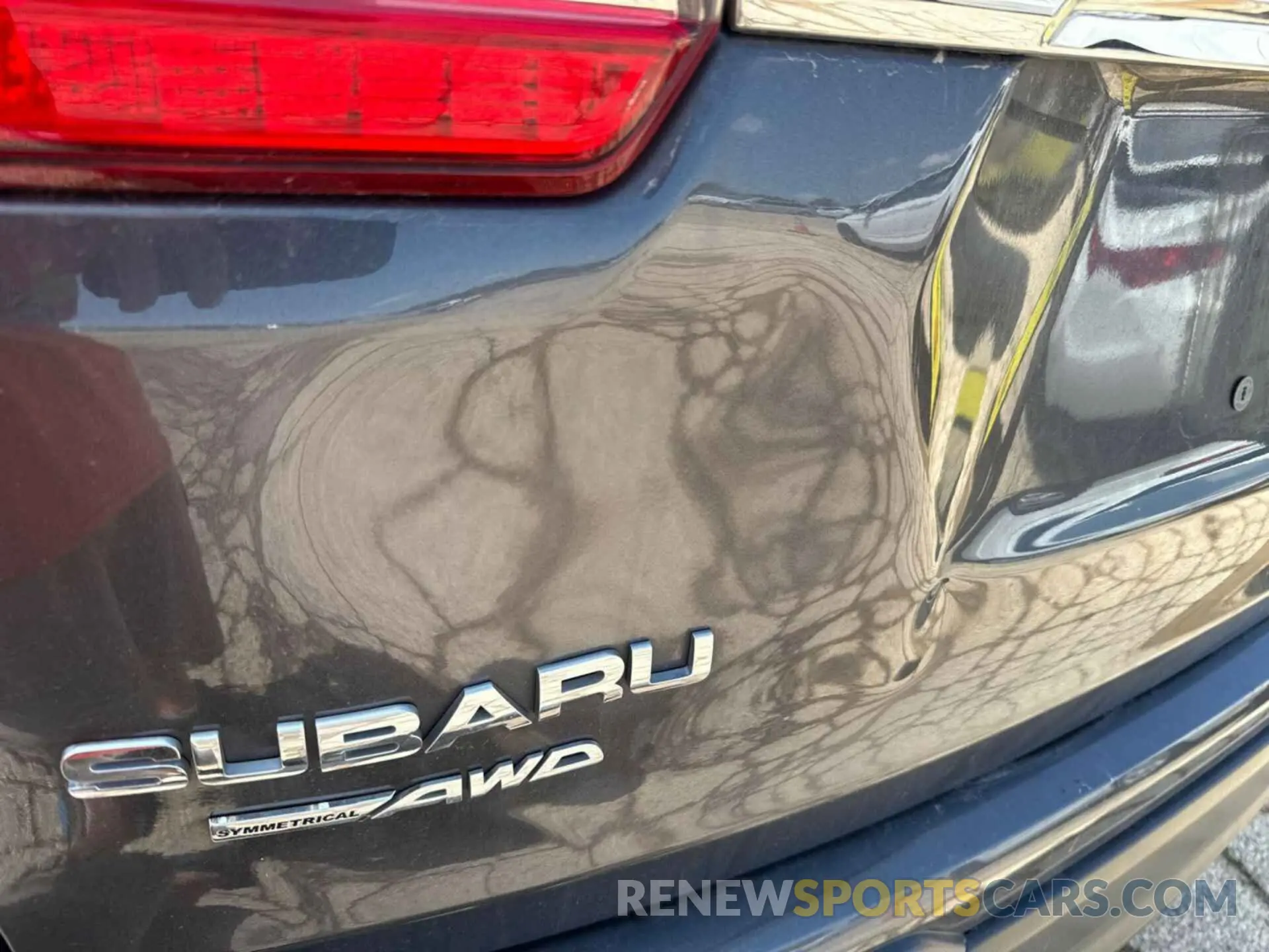 10 Photograph of a damaged car 4S4WMAKD1N3464498 SUBARU ASCENT 2022