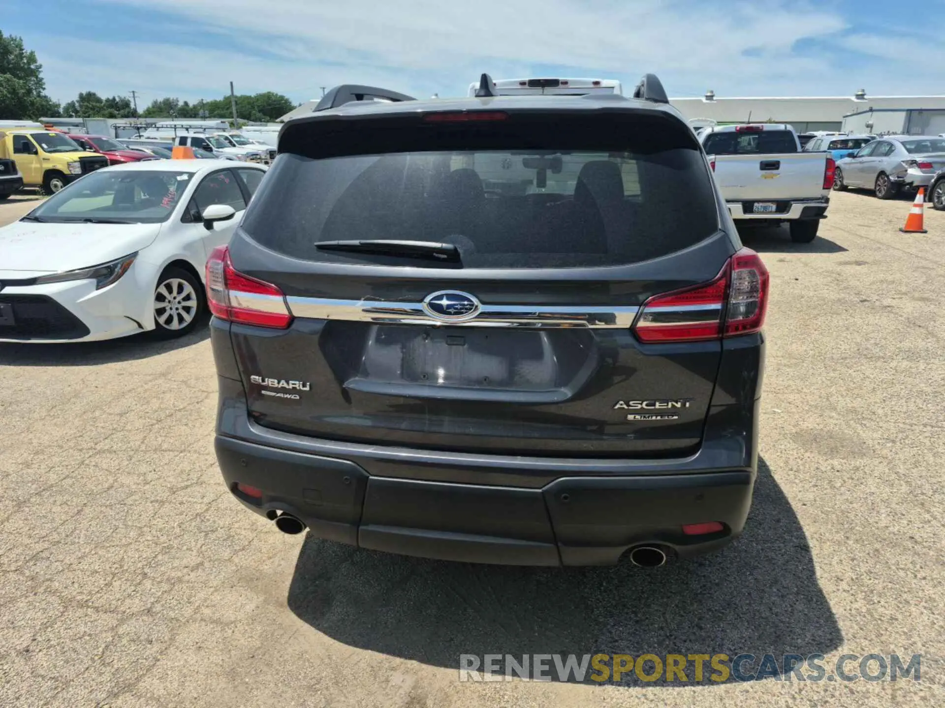 17 Photograph of a damaged car 4S4WMAKD1N3464498 SUBARU ASCENT 2022