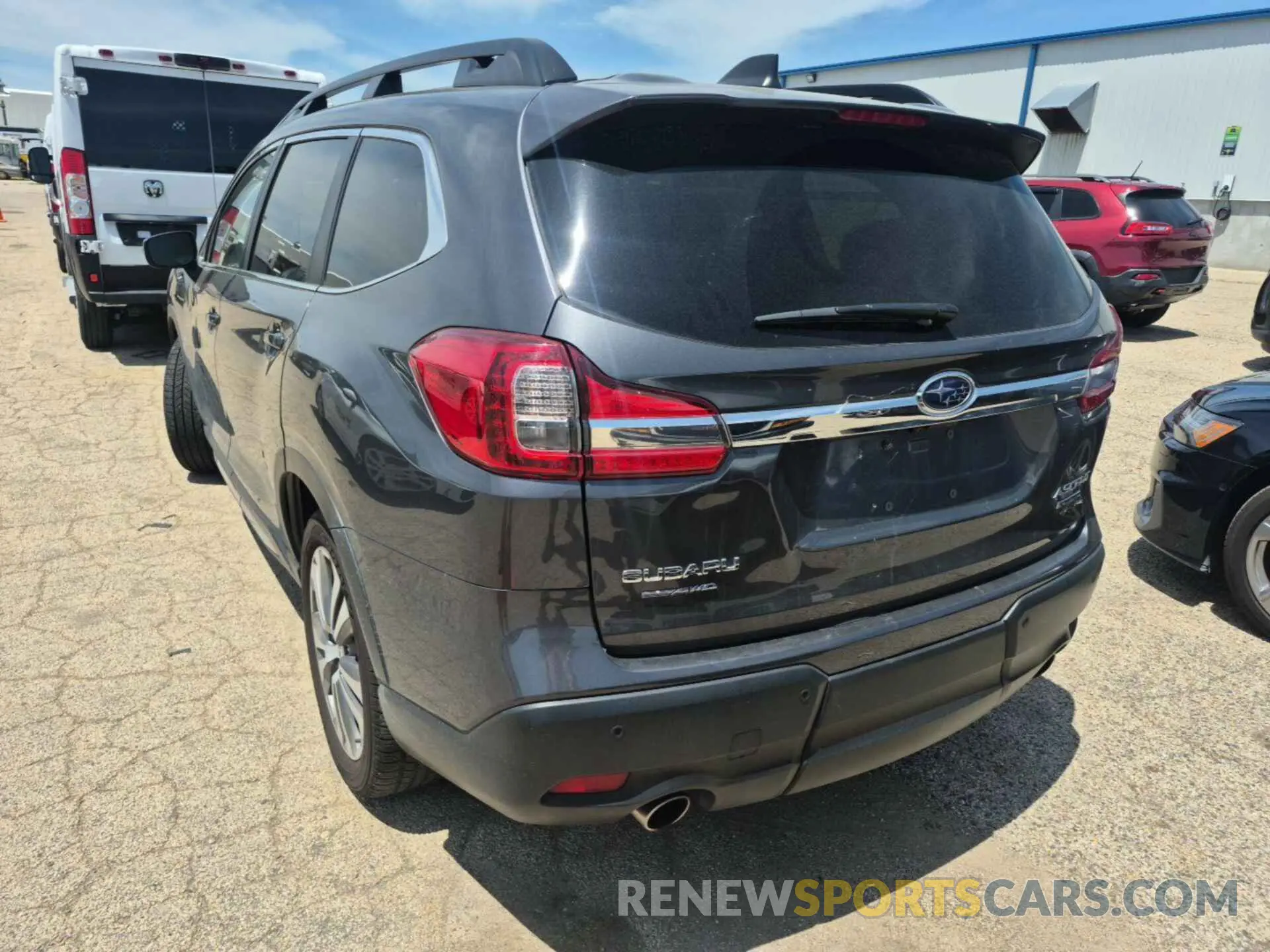 18 Photograph of a damaged car 4S4WMAKD1N3464498 SUBARU ASCENT 2022
