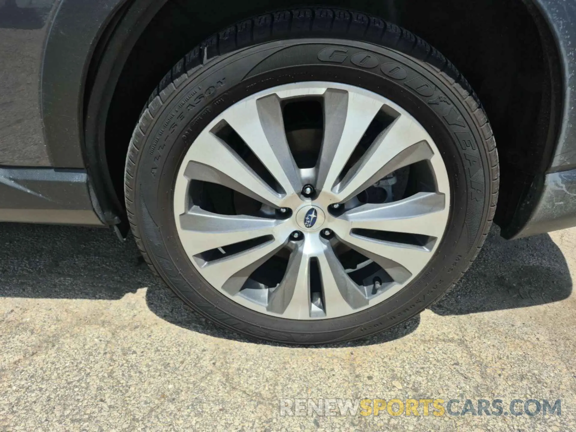 19 Photograph of a damaged car 4S4WMAKD1N3464498 SUBARU ASCENT 2022