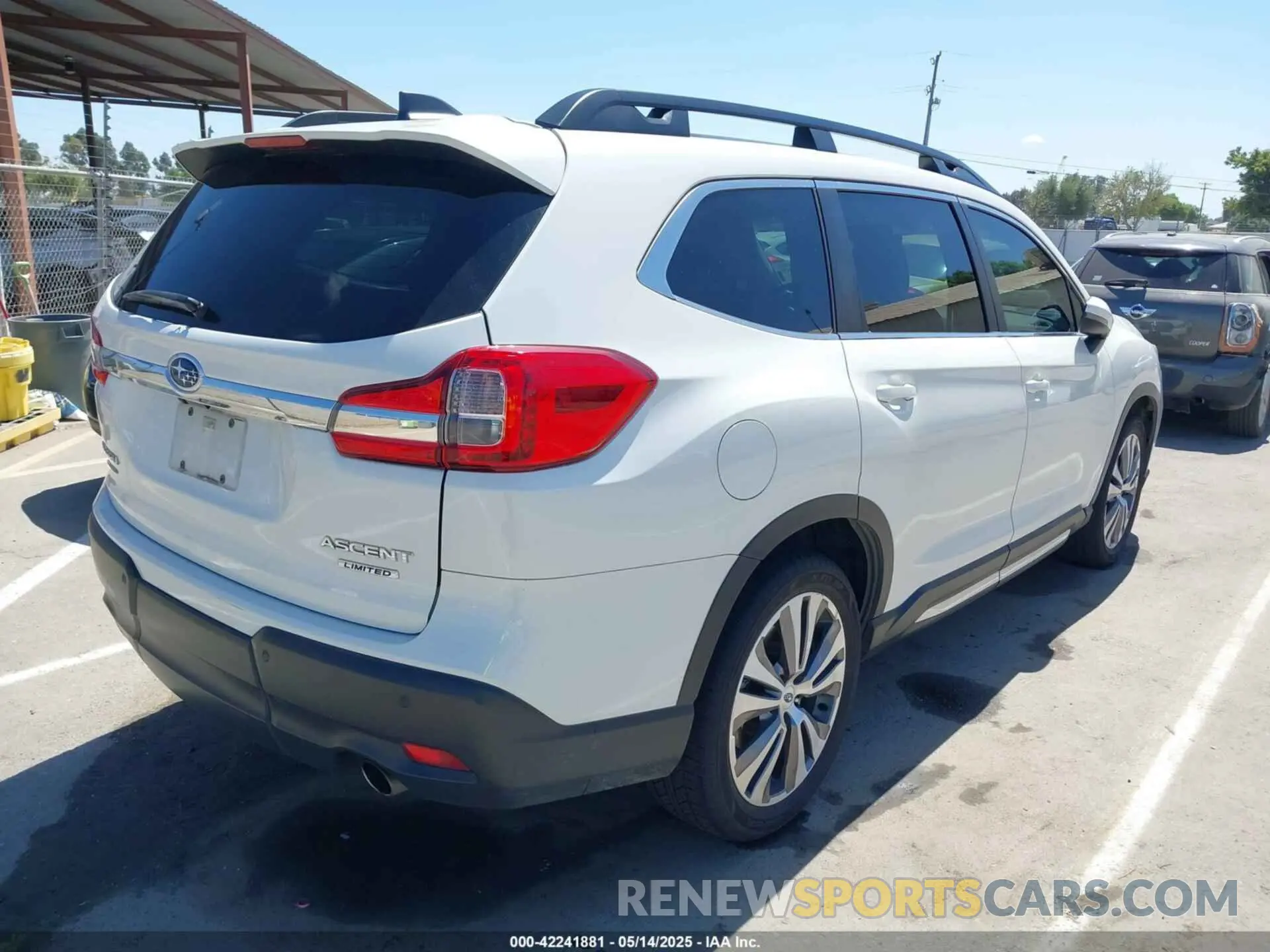 4 Photograph of a damaged car 4S4WMAMD1N3466572 SUBARU ASCENT 2022