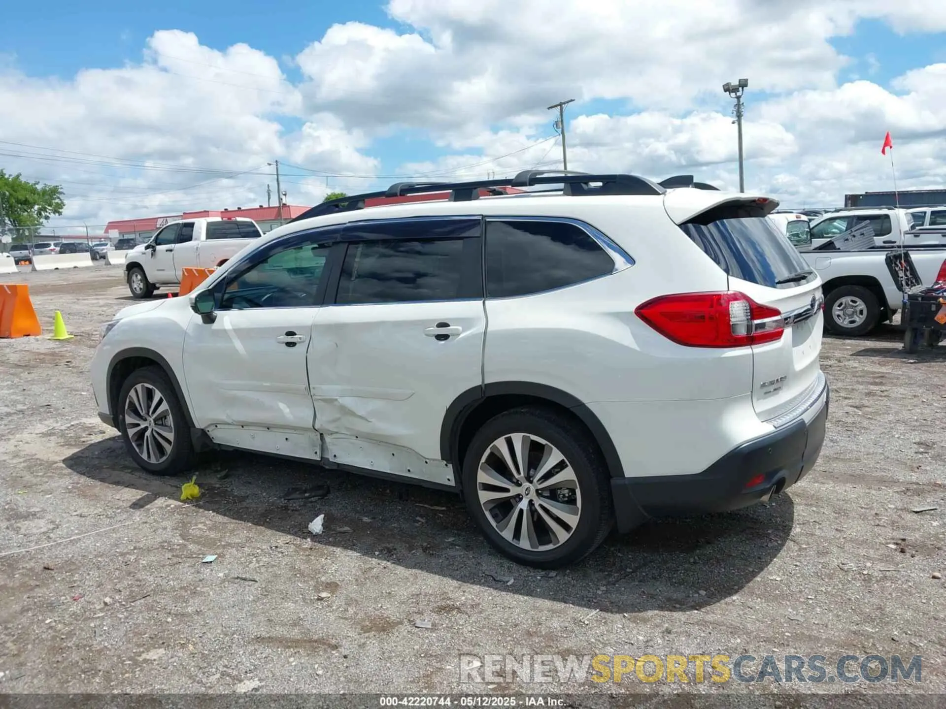 14 Photograph of a damaged car 4S4WMAPD8N3437730 SUBARU ASCENT 2022