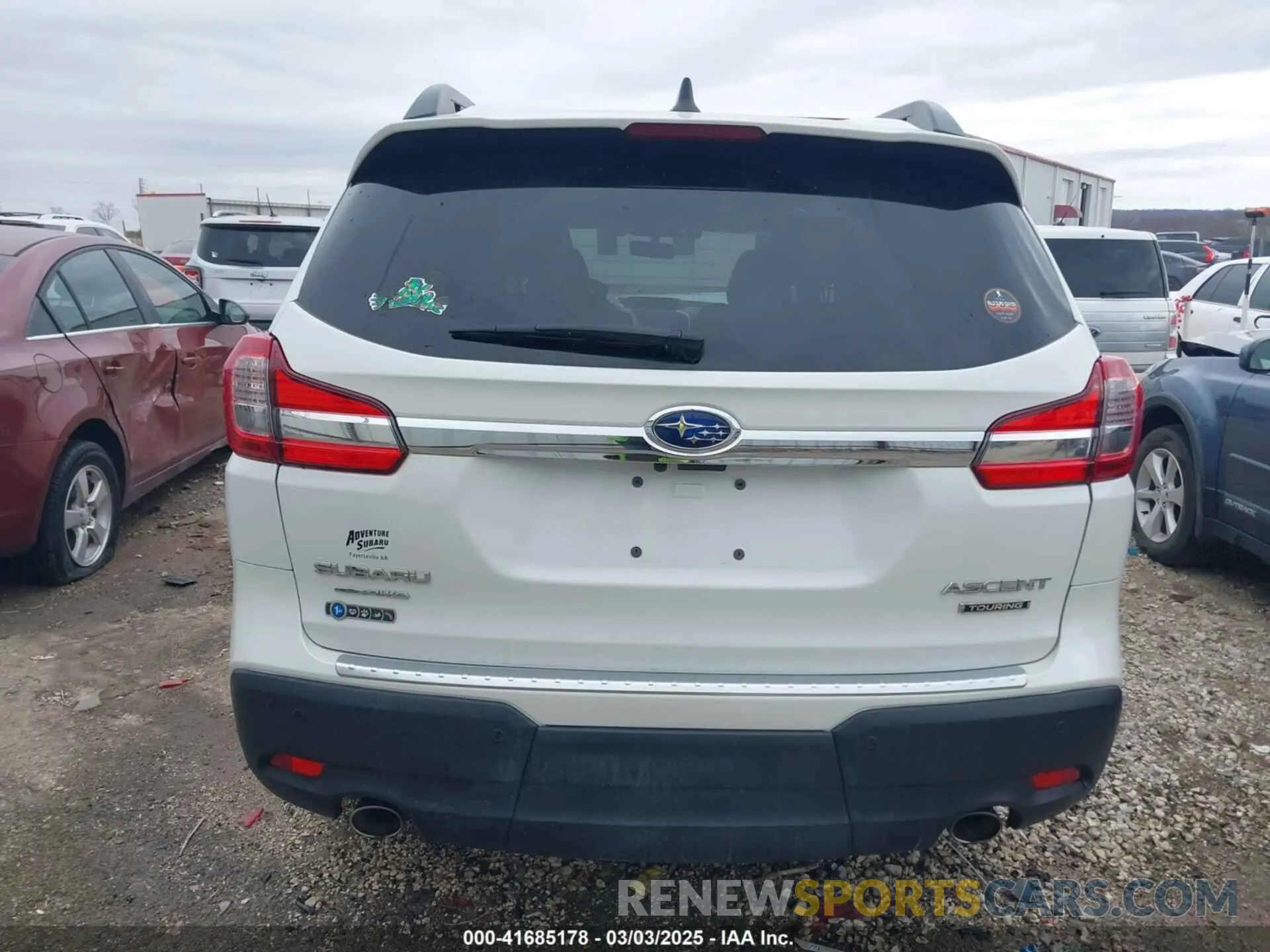 17 Photograph of a damaged car 4S4WMARD0N3431417 SUBARU ASCENT 2022
