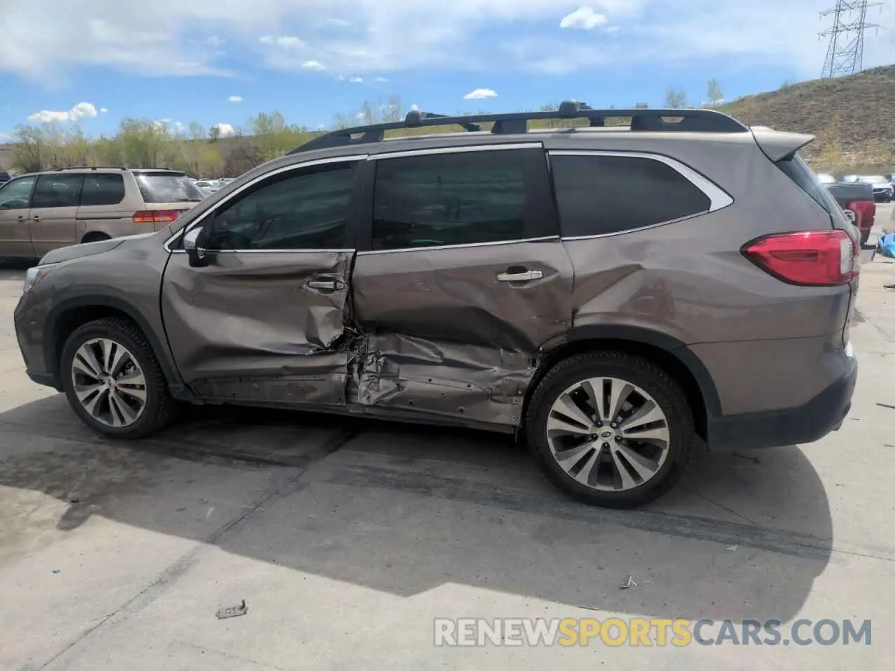 2 Photograph of a damaged car 4S4WMARD0N3461758 SUBARU ASCENT 2022