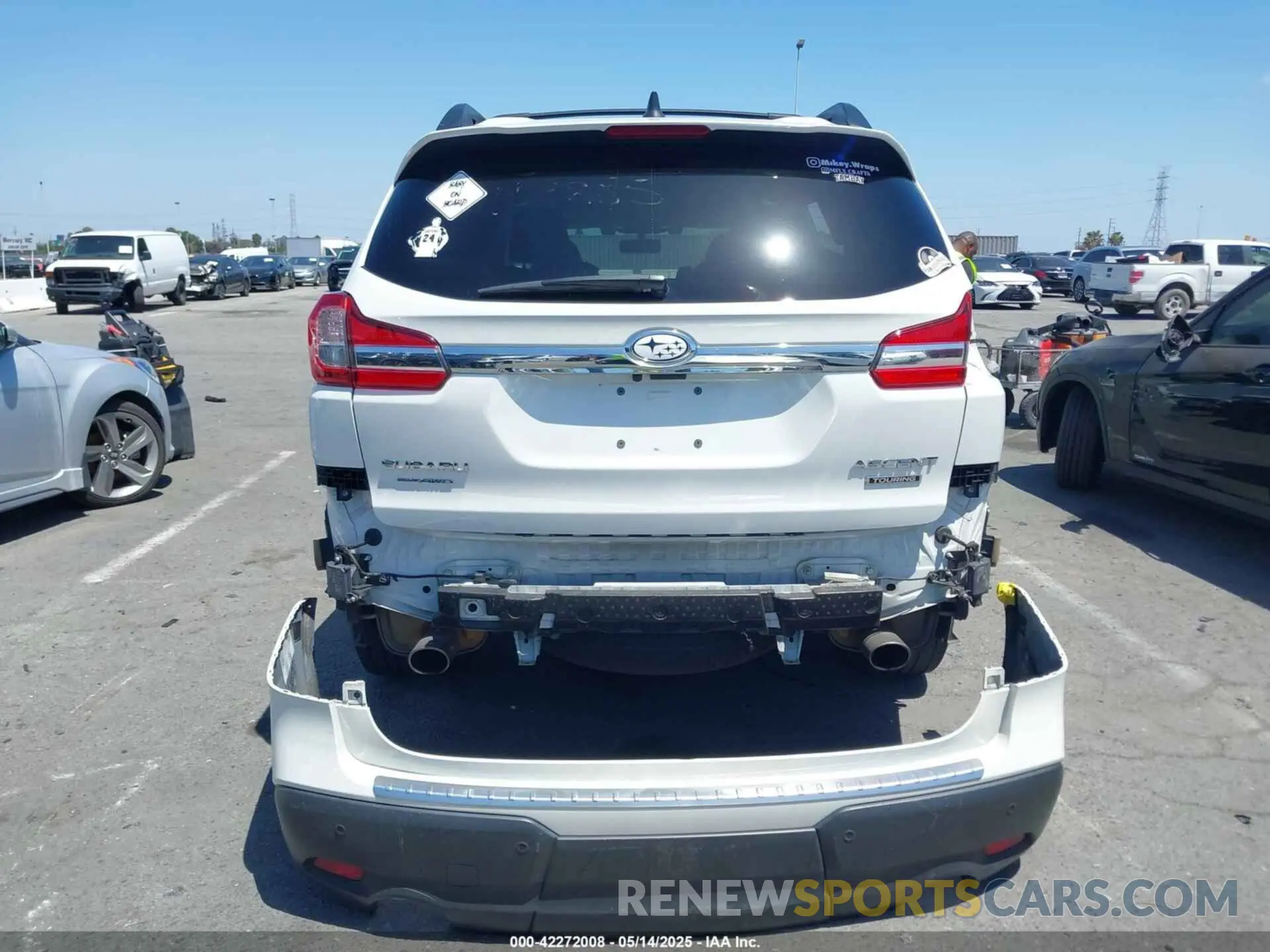 17 Photograph of a damaged car 4S4WMARD2N3425683 SUBARU ASCENT 2022