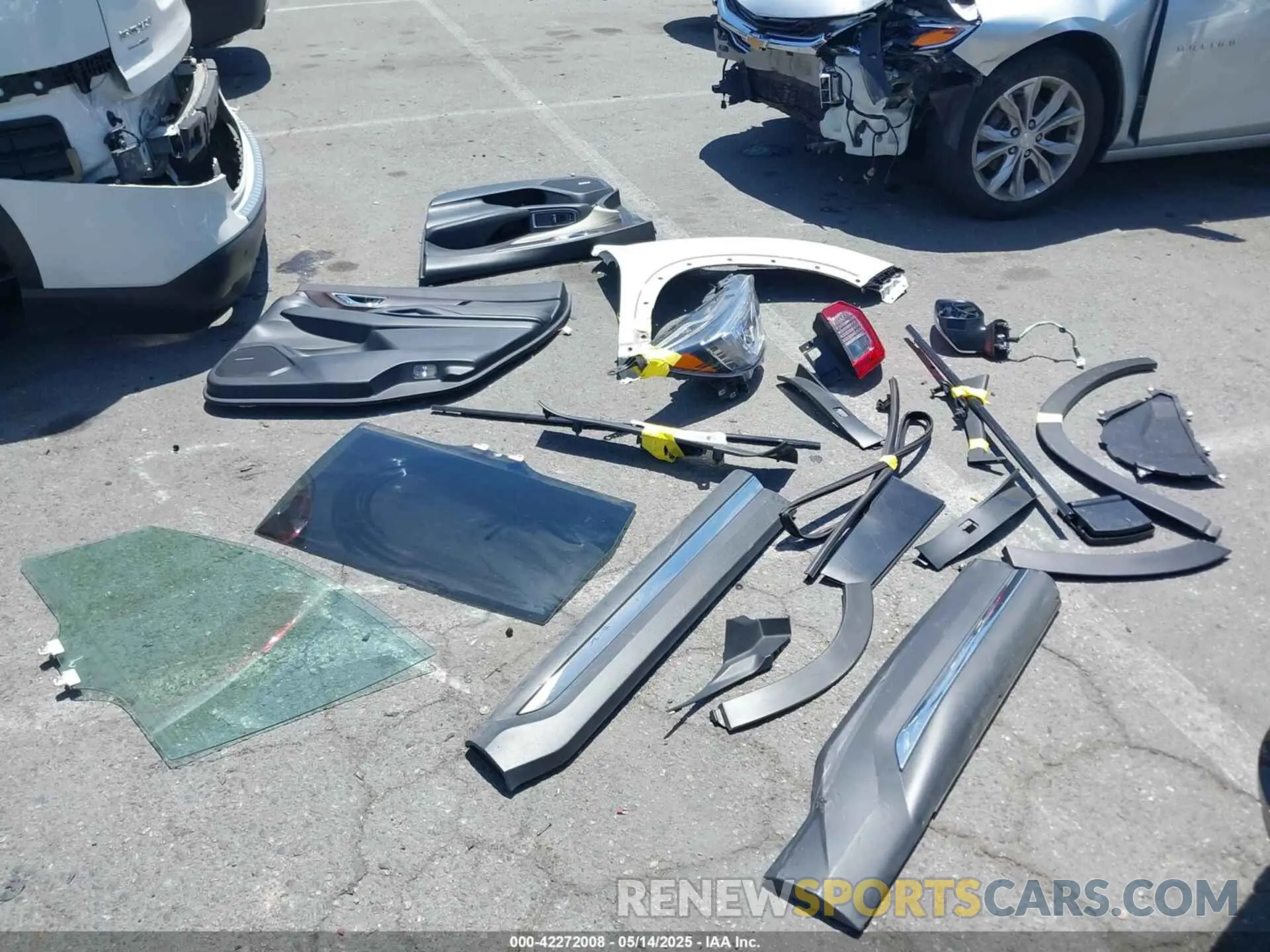 18 Photograph of a damaged car 4S4WMARD2N3425683 SUBARU ASCENT 2022