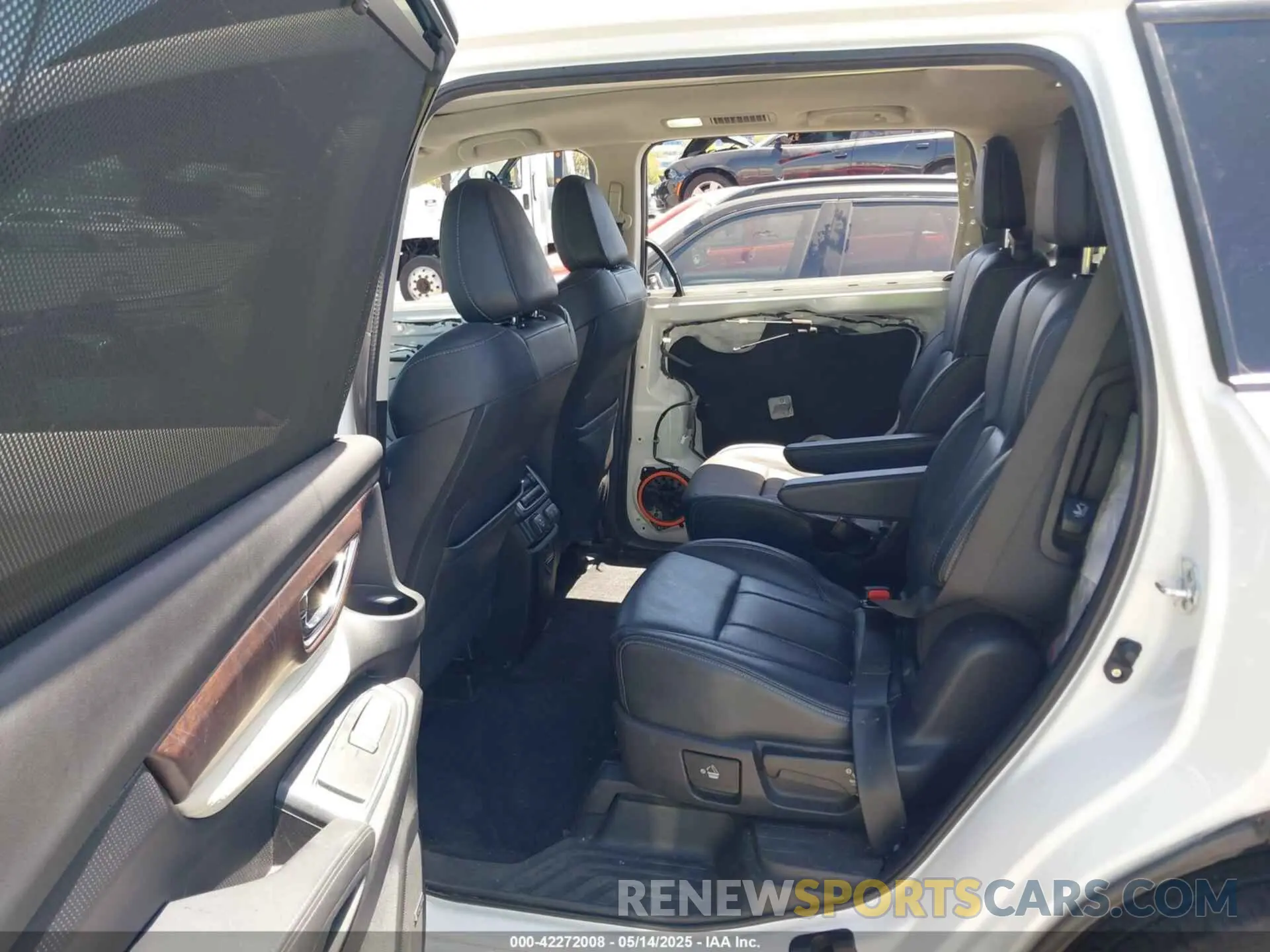 8 Photograph of a damaged car 4S4WMARD2N3425683 SUBARU ASCENT 2022