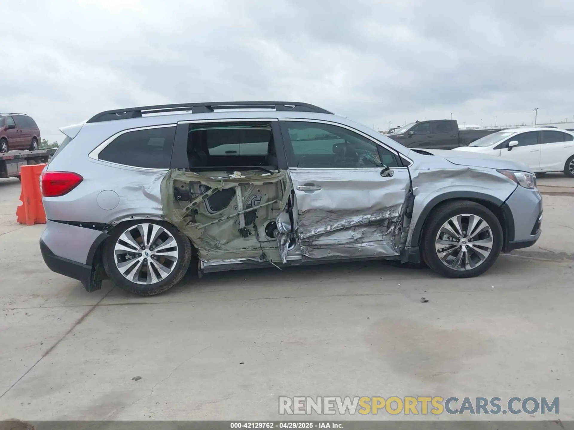 14 Photograph of a damaged car 4S4WMARD5N3468690 SUBARU ASCENT 2022