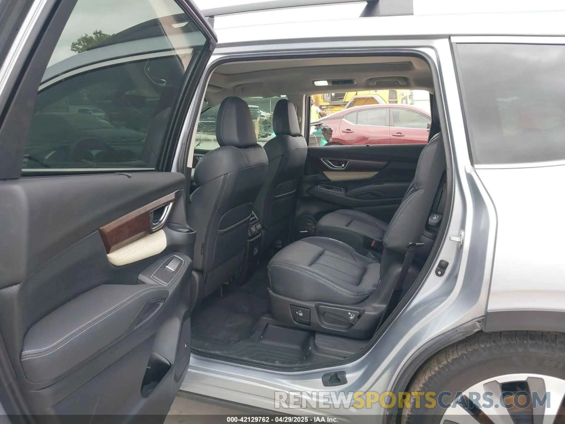 8 Photograph of a damaged car 4S4WMARD5N3468690 SUBARU ASCENT 2022