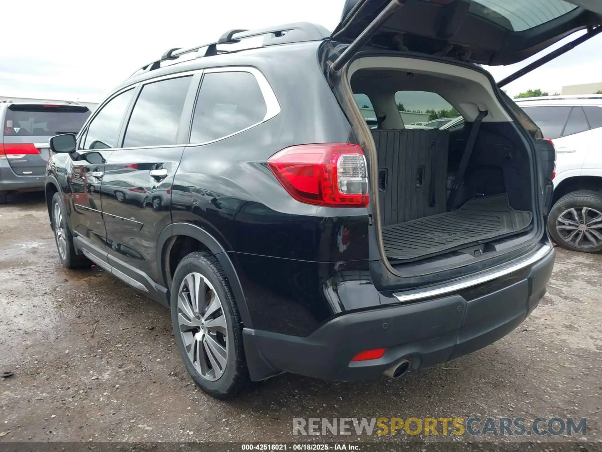 3 Photograph of a damaged car 4S4WMARD7N3417188 SUBARU ASCENT 2022