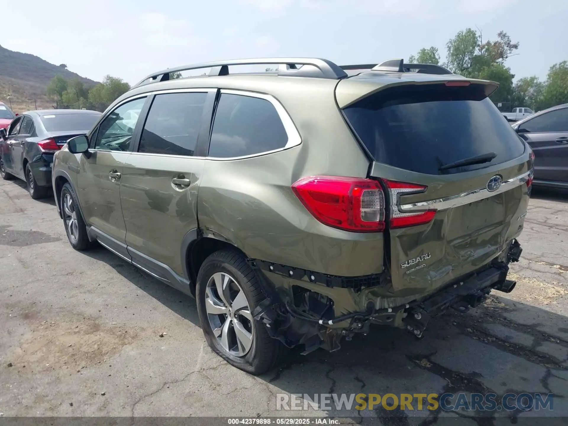 3 Photograph of a damaged car 4S4WMABD0P3404599 SUBARU ASCENT 2023