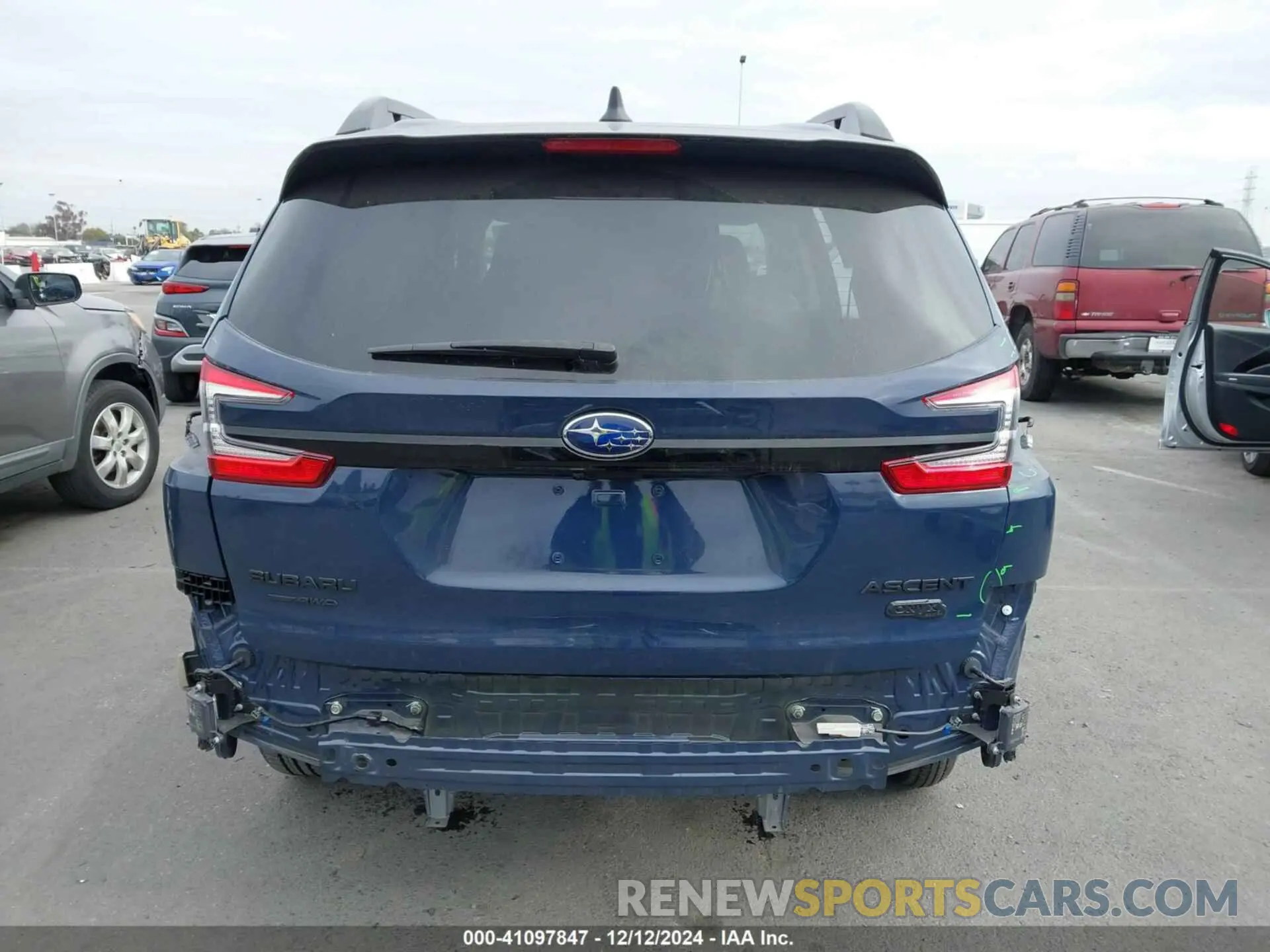 17 Photograph of a damaged car 4S4WMAHD6P3422855 SUBARU ASCENT 2023
