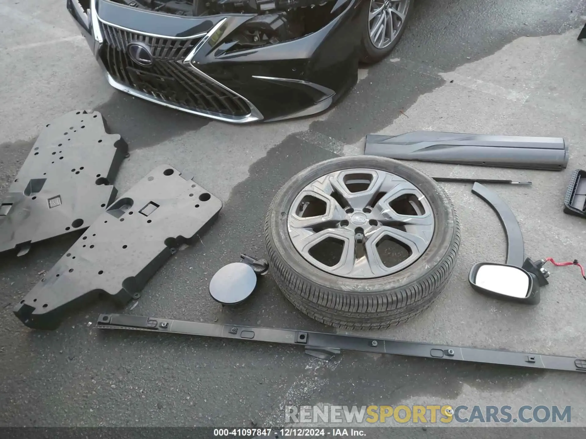 18 Photograph of a damaged car 4S4WMAHD6P3422855 SUBARU ASCENT 2023
