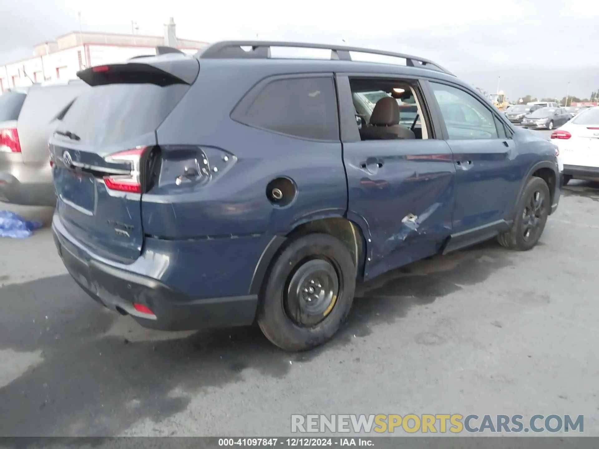 4 Photograph of a damaged car 4S4WMAHD6P3422855 SUBARU ASCENT 2023