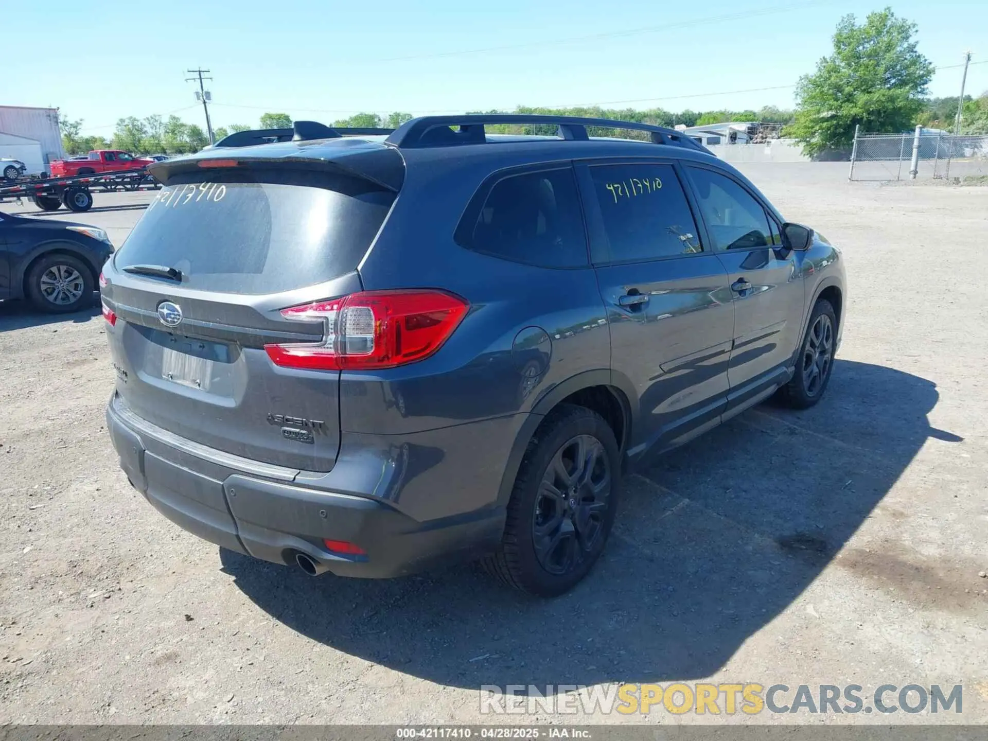 4 Photograph of a damaged car 4S4WMAKD0P3452295 SUBARU ASCENT 2023