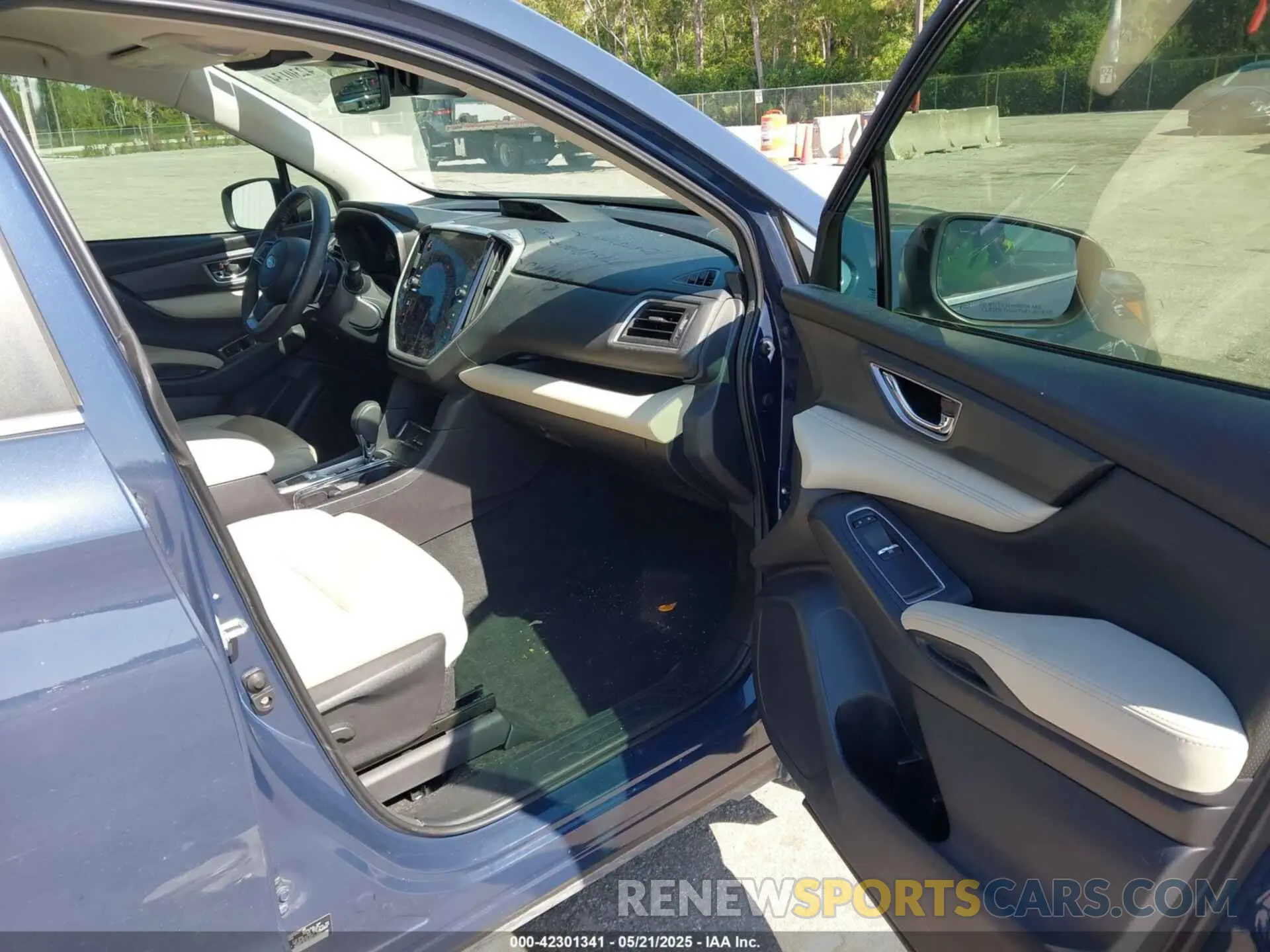 5 Photograph of a damaged car 4S4WMAND5P3419482 SUBARU ASCENT 2023