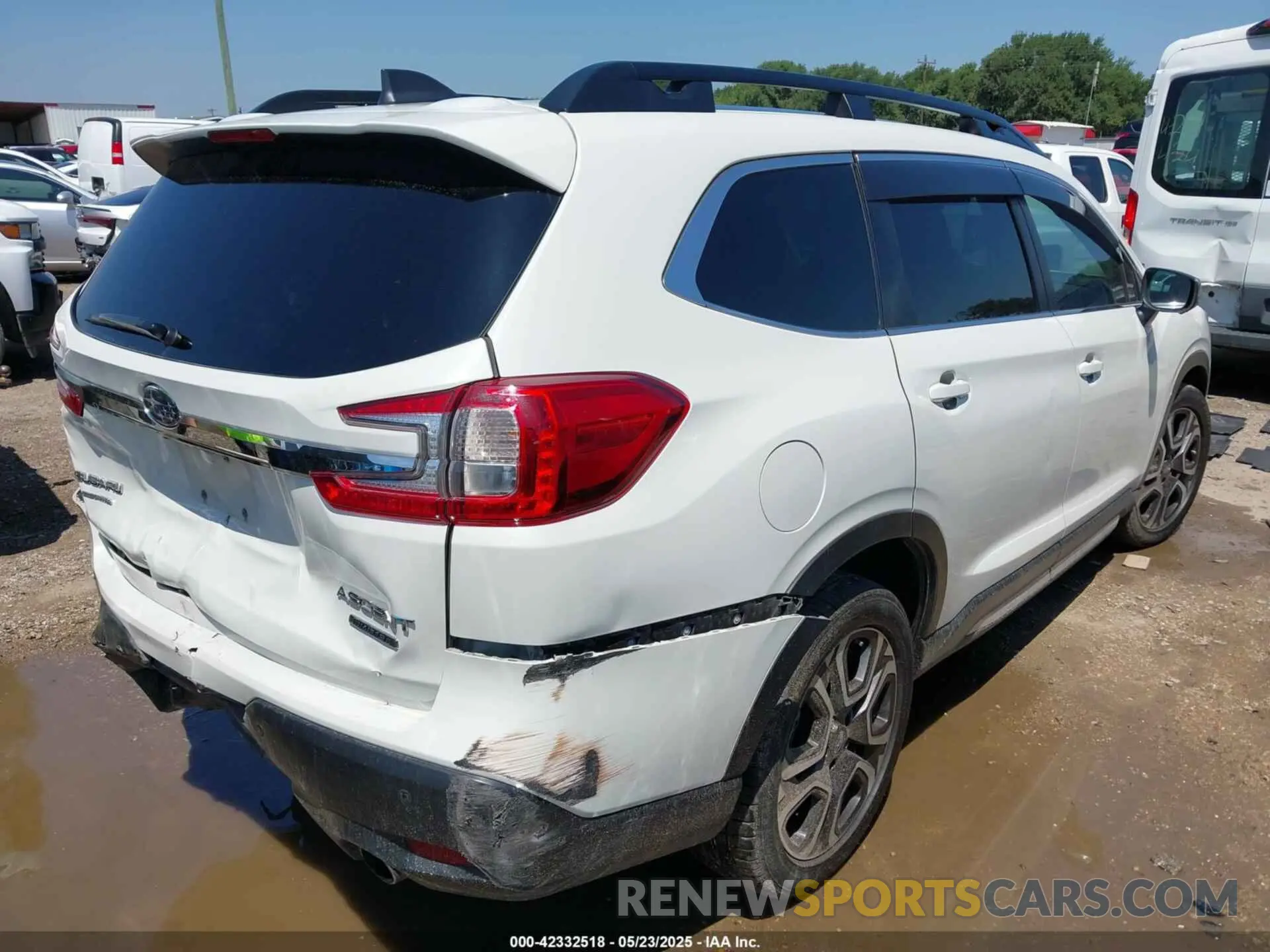 4 Photograph of a damaged car 4S4WMARD8P3456892 SUBARU ASCENT 2023