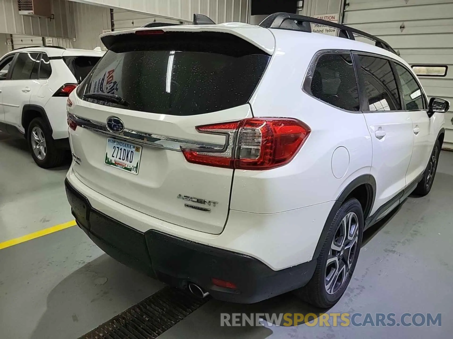 17 Photograph of a damaged car 4S4WMASD7P3445571 SUBARU ASCENT 2023