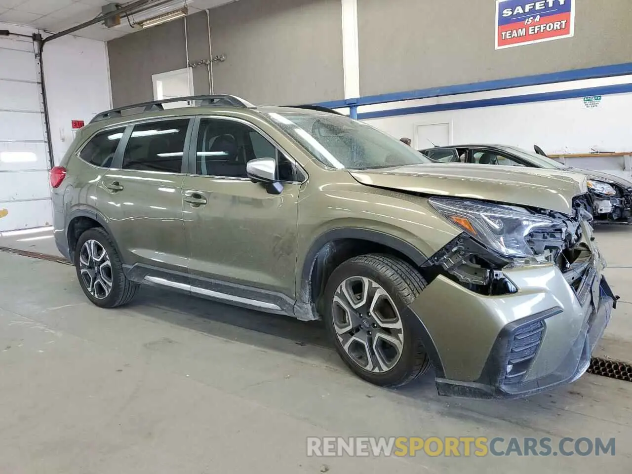 4 Photograph of a damaged car 4S4WMAUD5P3437420 SUBARU ASCENT 2023
