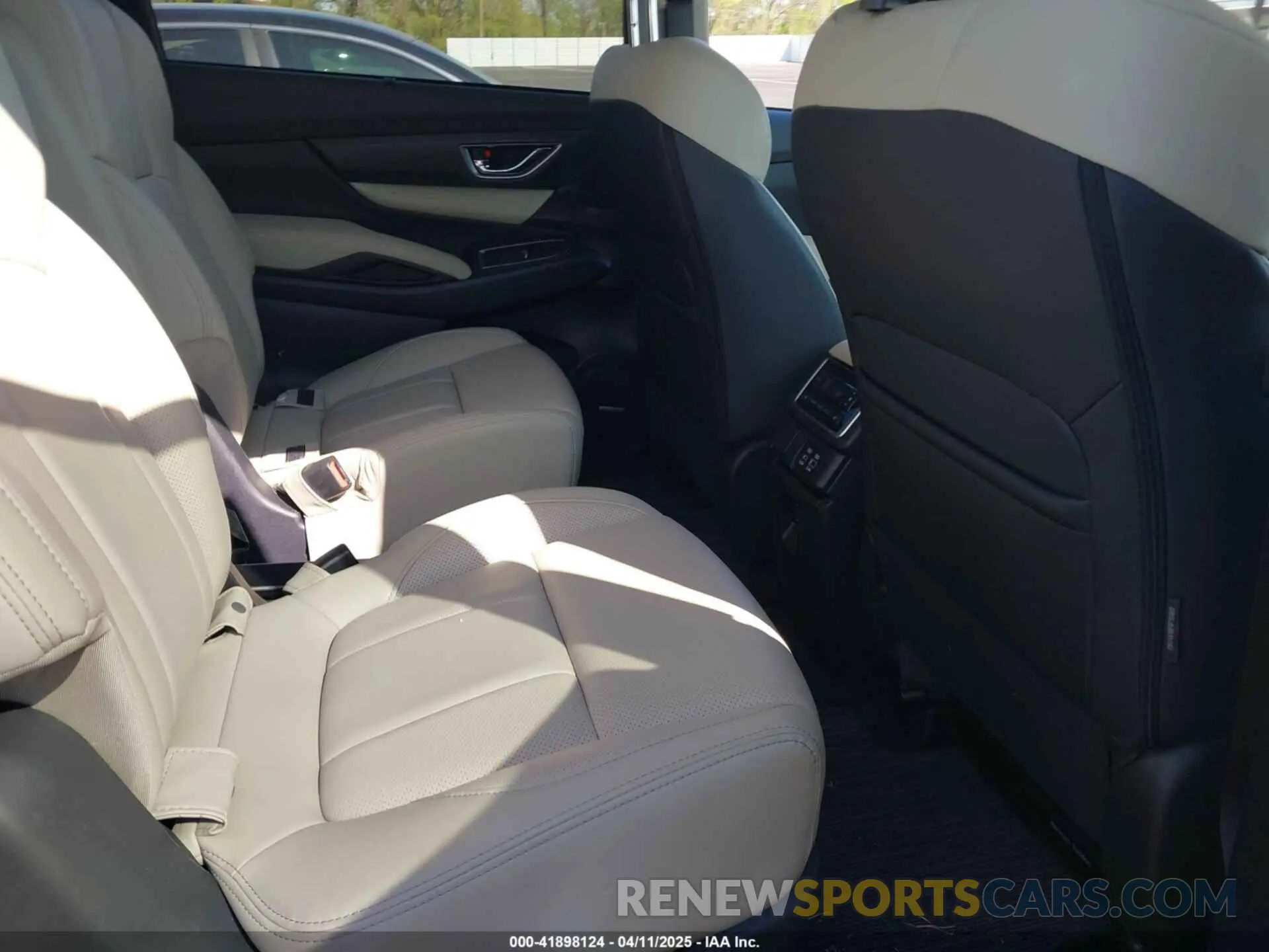 8 Photograph of a damaged car 4S4WMAUD7P3454459 SUBARU ASCENT 2023