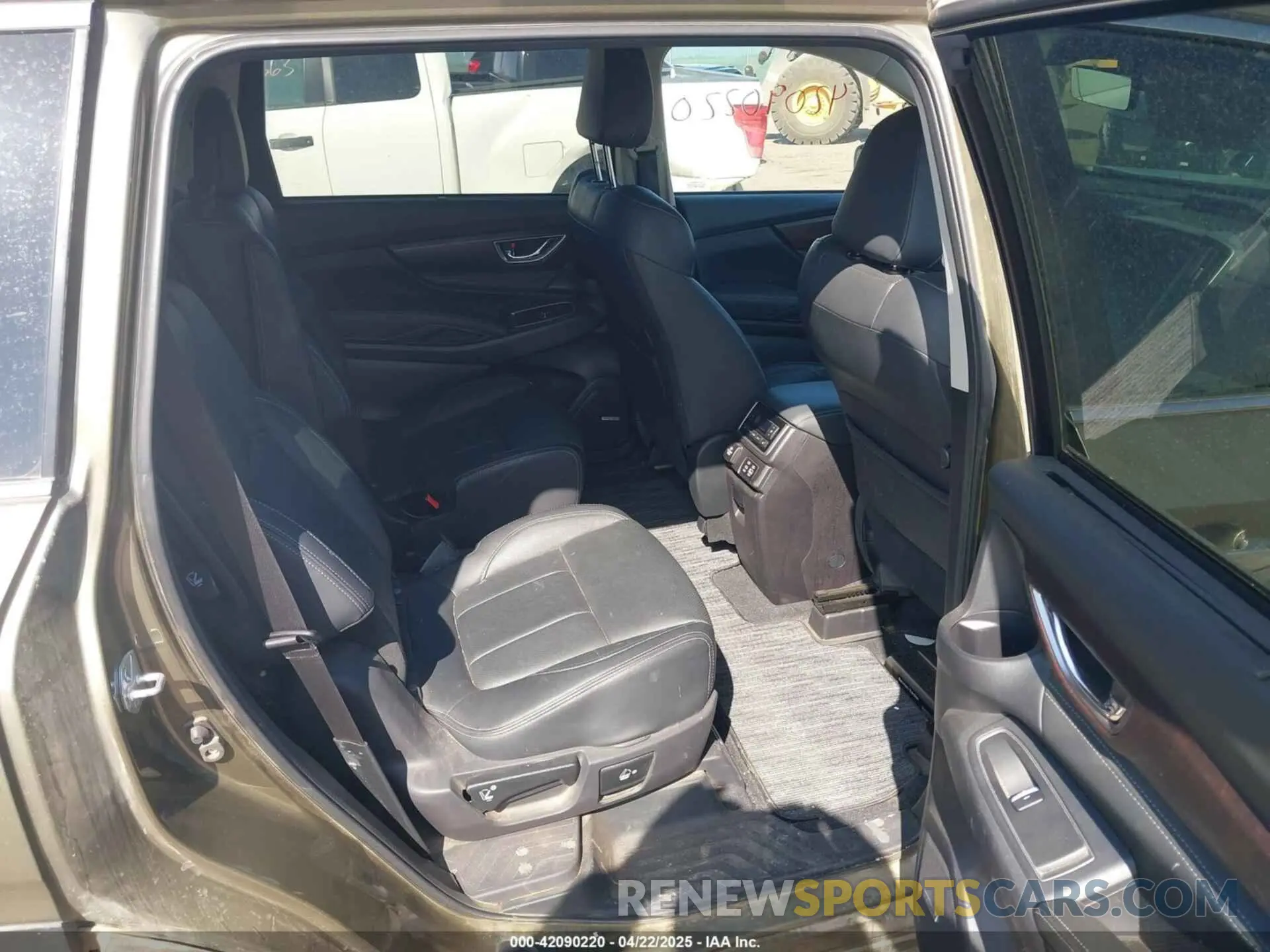 8 Photograph of a damaged car 4S4WMAWD3P3421634 SUBARU ASCENT 2023