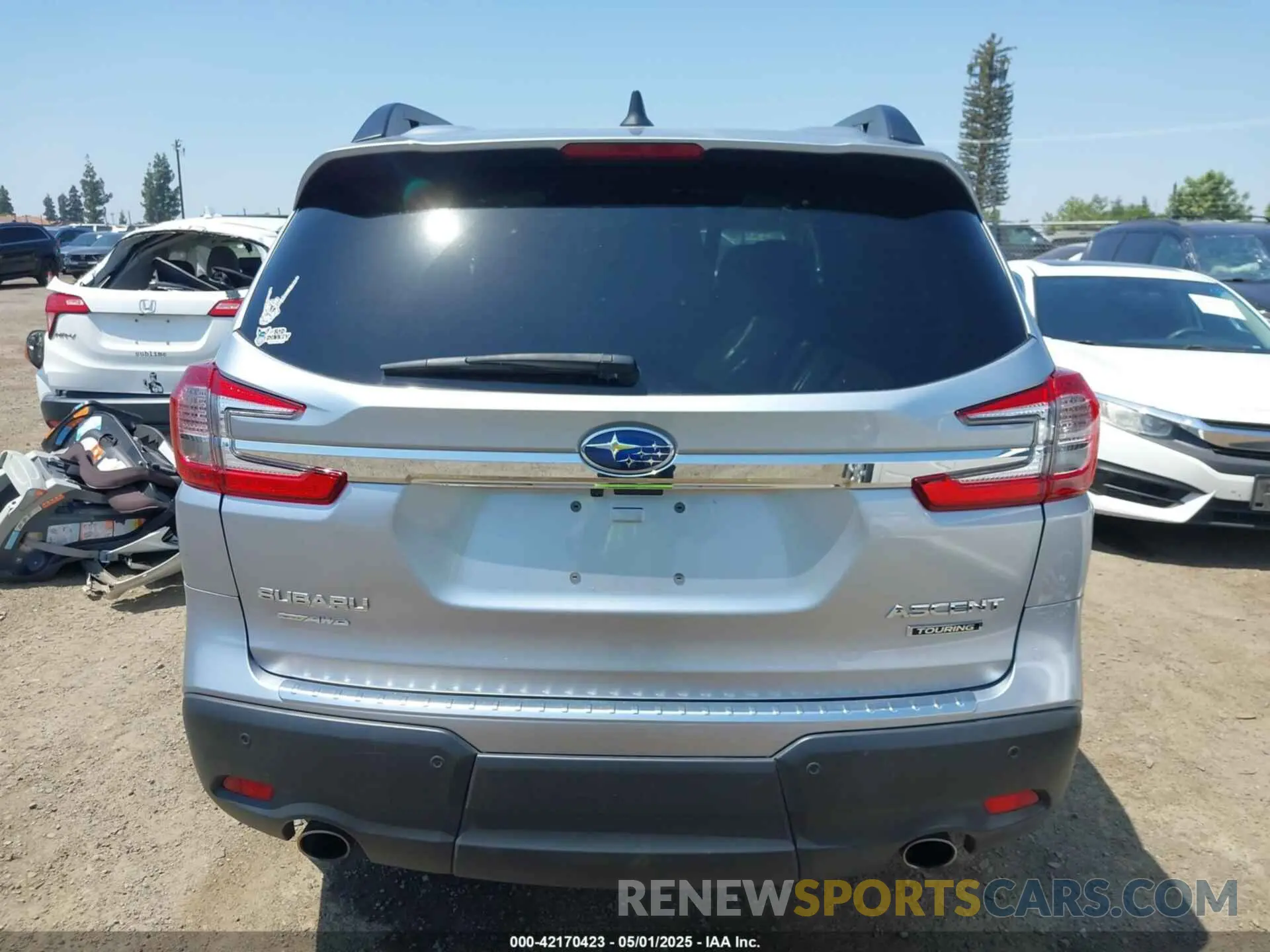17 Photograph of a damaged car 4S4WMAWD7P3443989 SUBARU ASCENT 2023