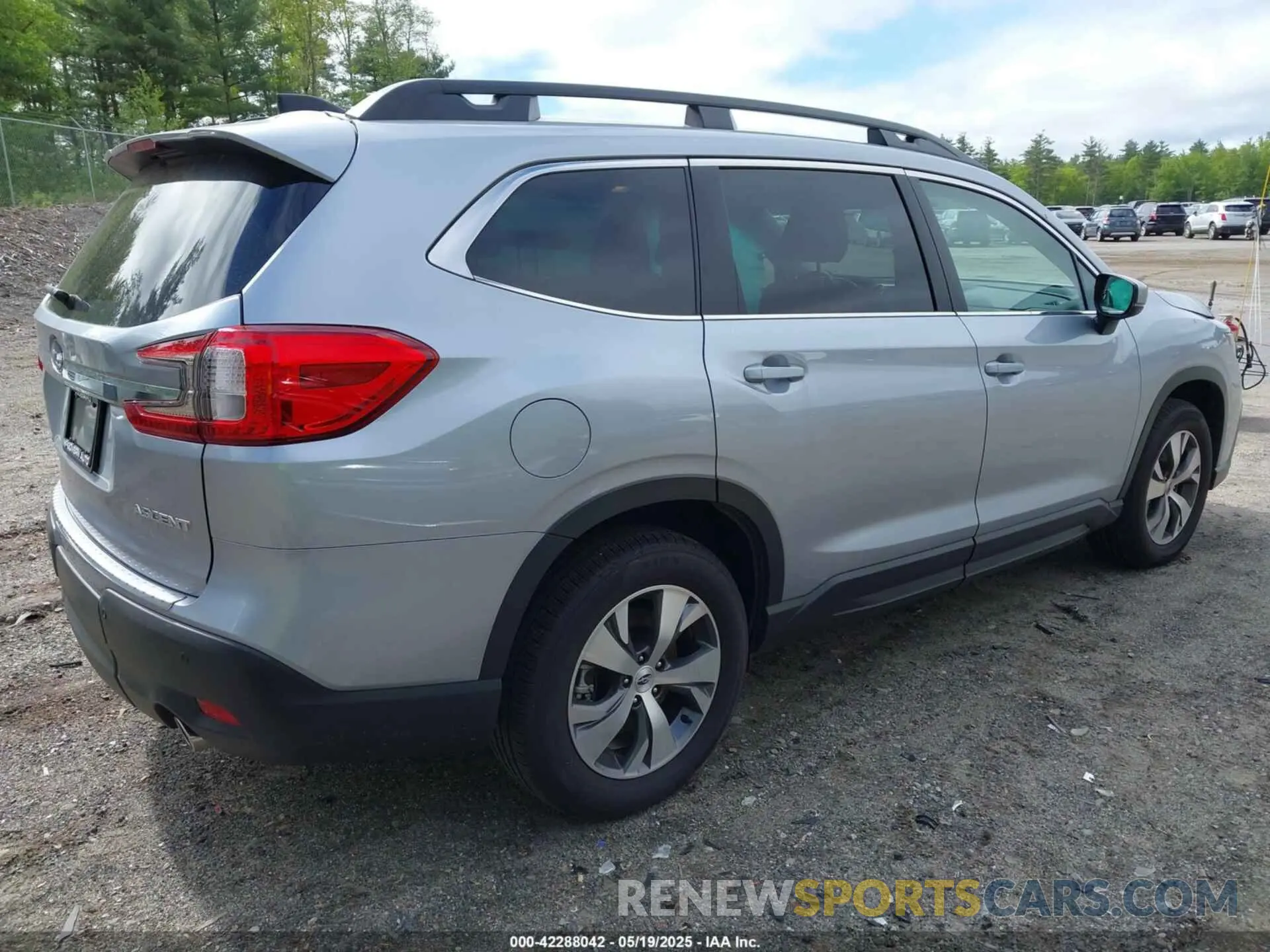 4 Photograph of a damaged car 4S4WMACD6R3454621 SUBARU ASCENT 2024