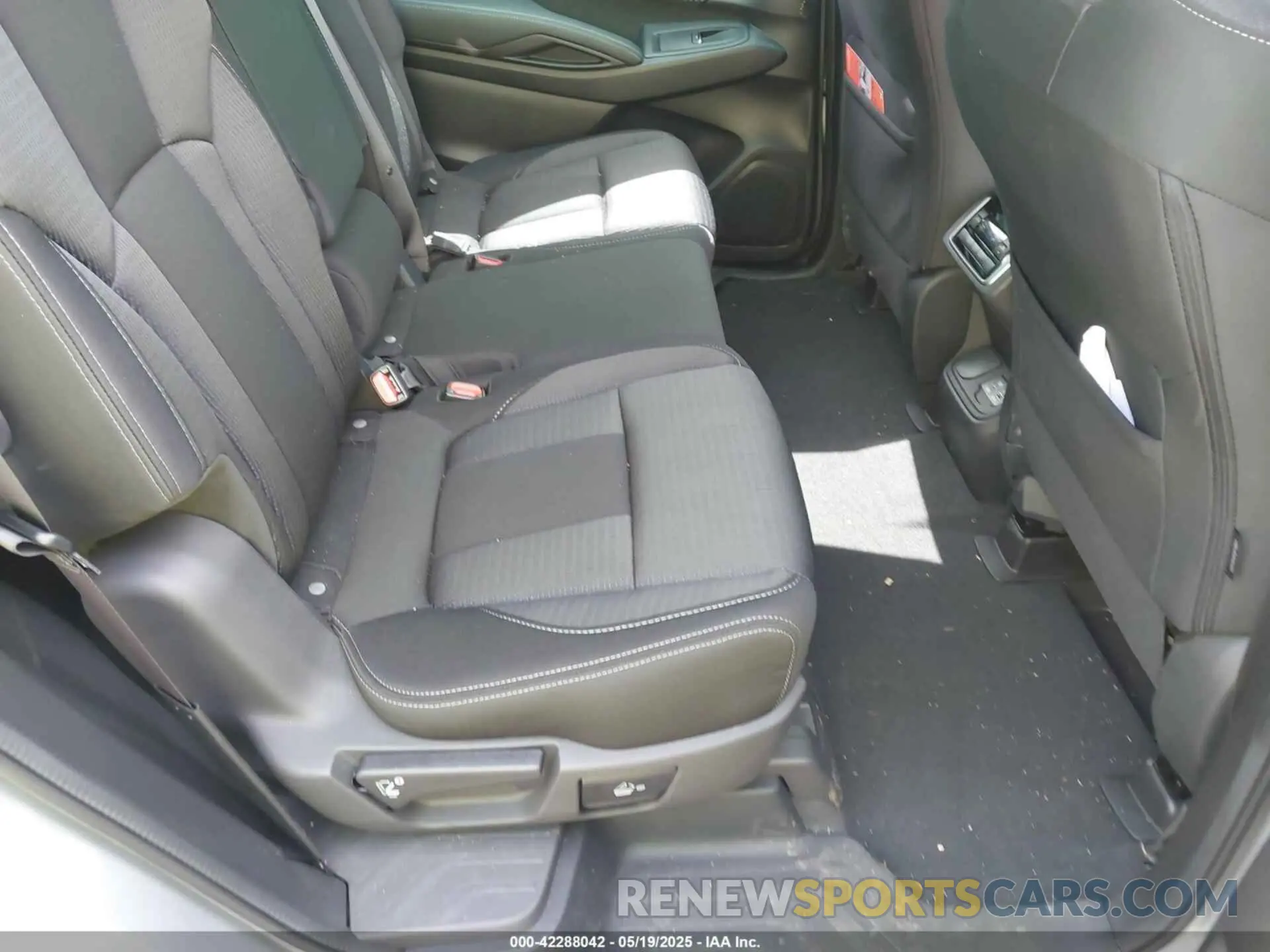 8 Photograph of a damaged car 4S4WMACD6R3454621 SUBARU ASCENT 2024