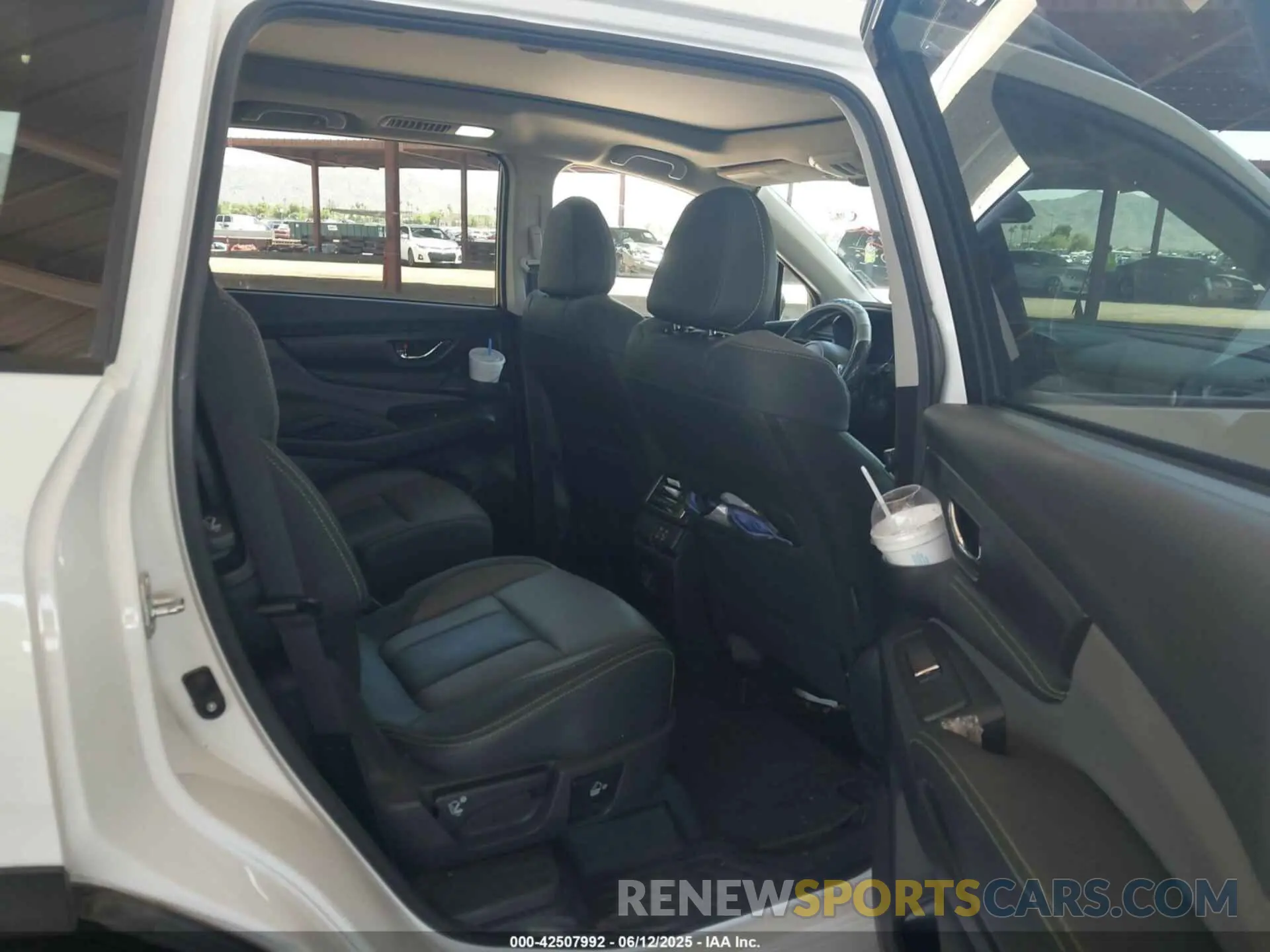 8 Photograph of a damaged car 4S4WMAHD0R3408596 SUBARU ASCENT 2024