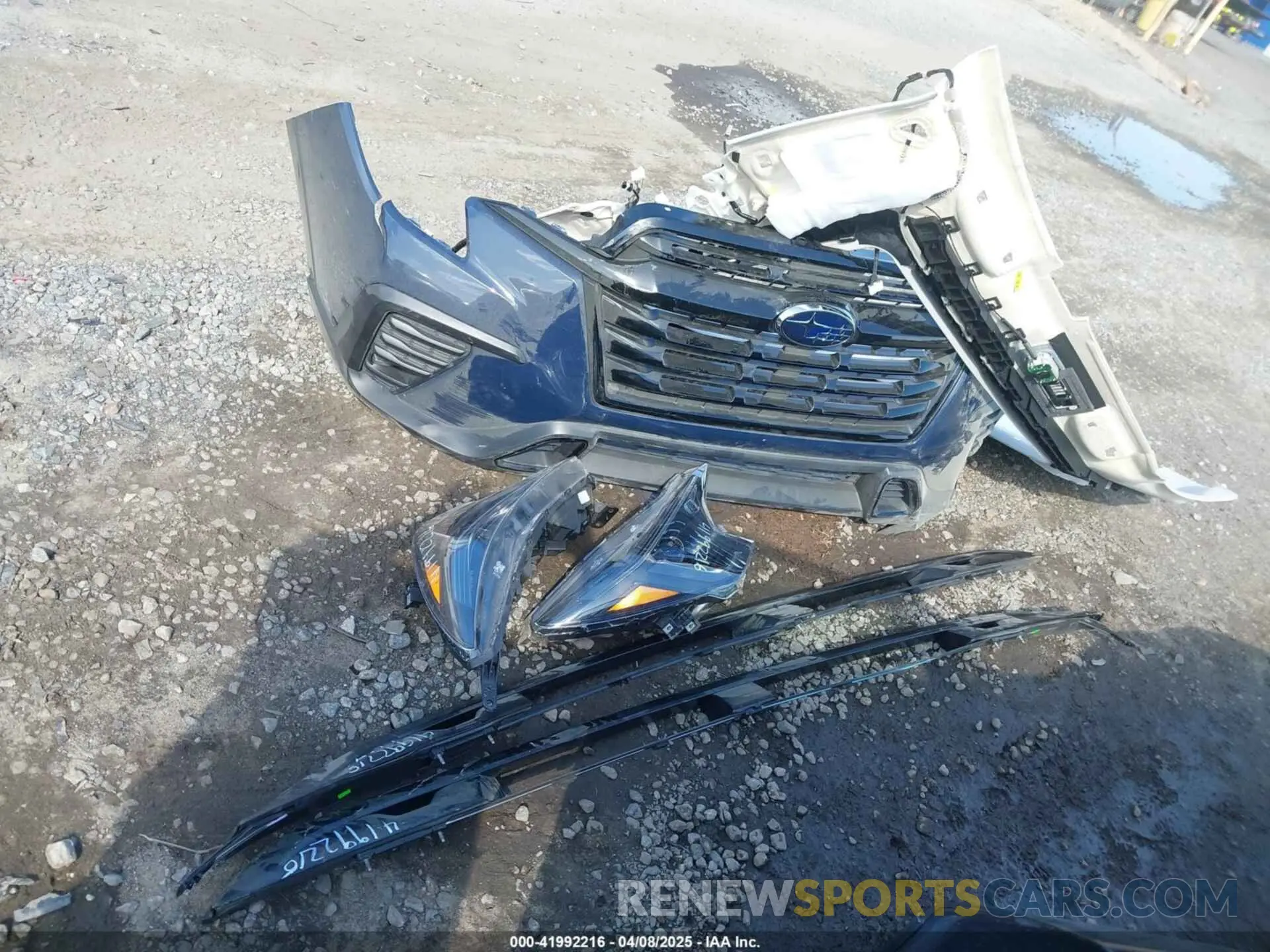 12 Photograph of a damaged car 4S4WMAHD5R3400526 SUBARU ASCENT 2024