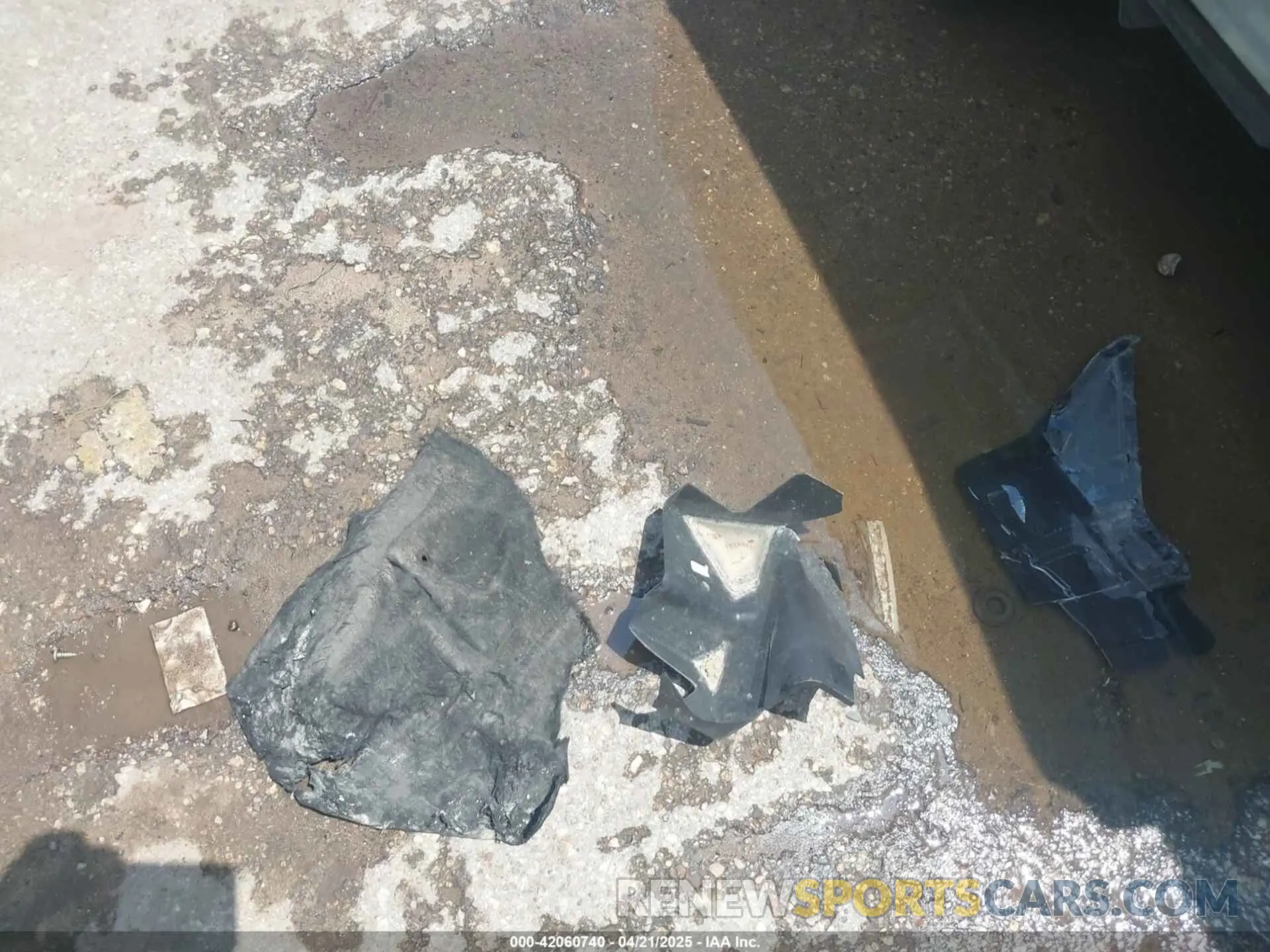 12 Photograph of a damaged car 4S4WMAHD7R3442485 SUBARU ASCENT 2024