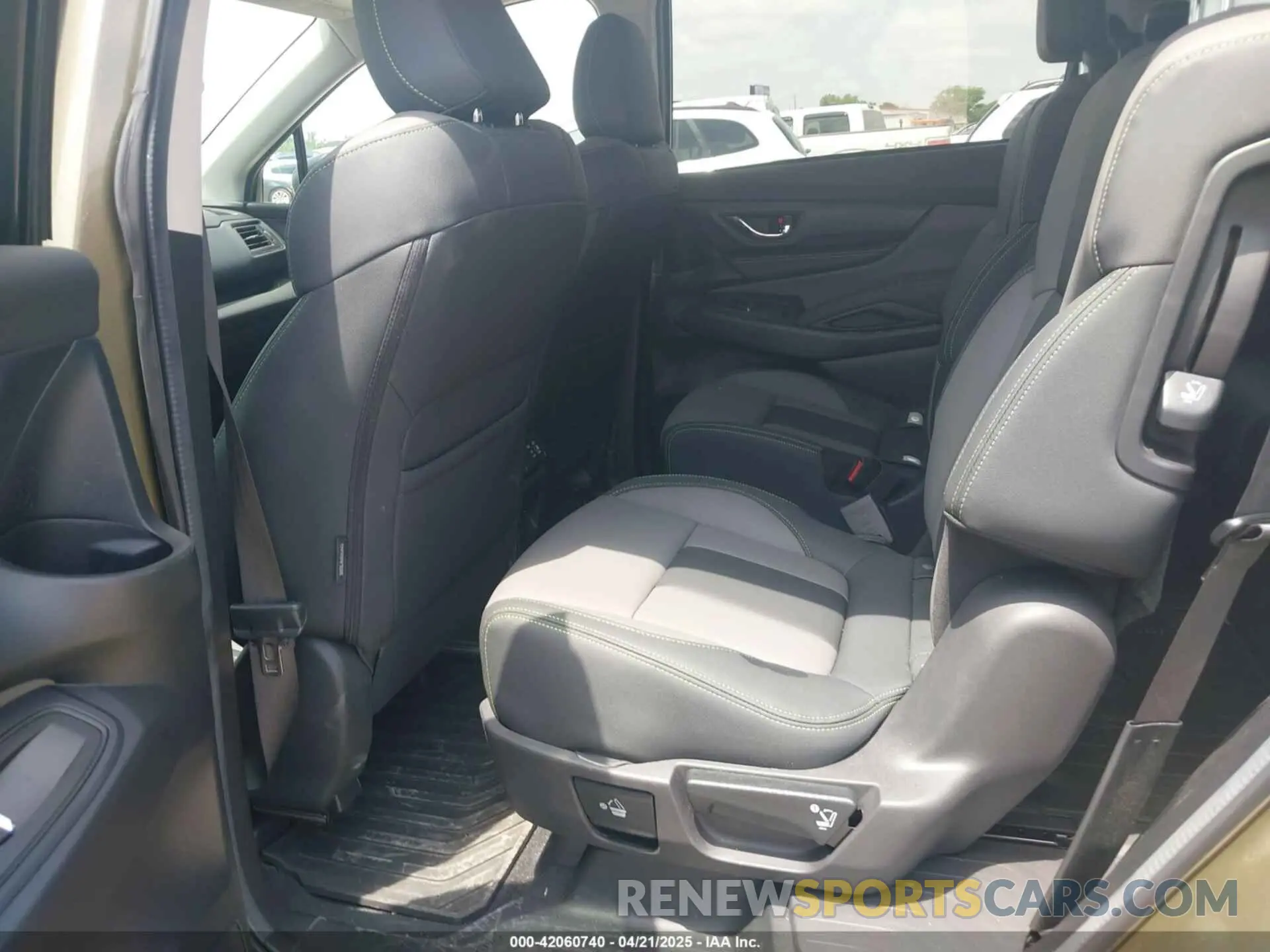 8 Photograph of a damaged car 4S4WMAHD7R3442485 SUBARU ASCENT 2024