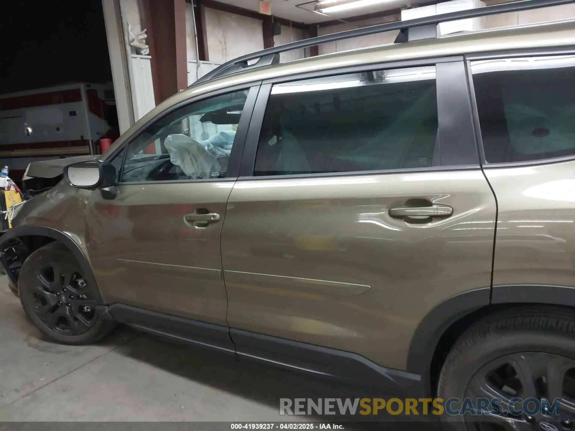 13 Photograph of a damaged car 4S4WMAKD0R3431272 SUBARU ASCENT 2024