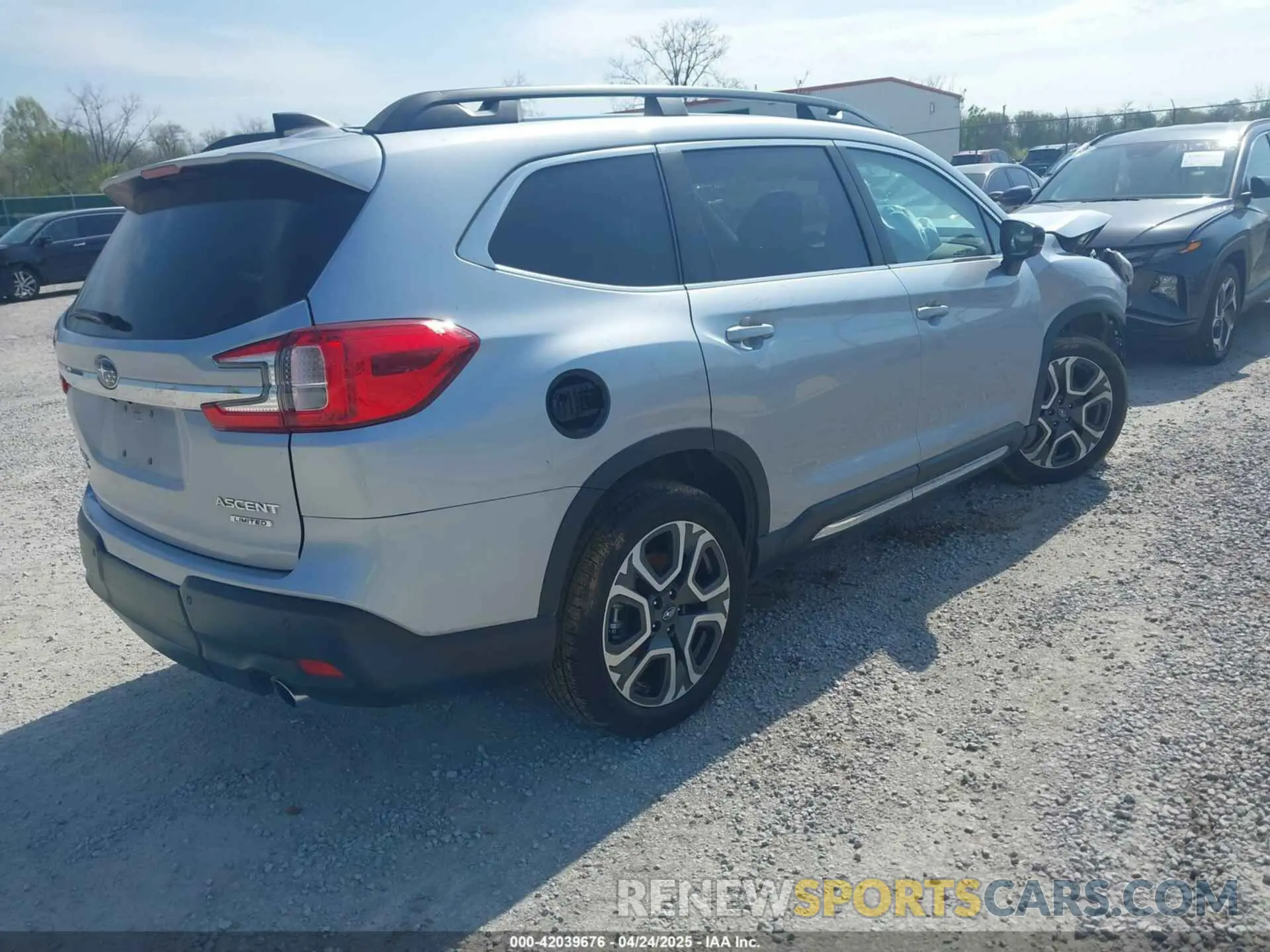 4 Photograph of a damaged car 4S4WMASD8R3420424 SUBARU ASCENT 2024