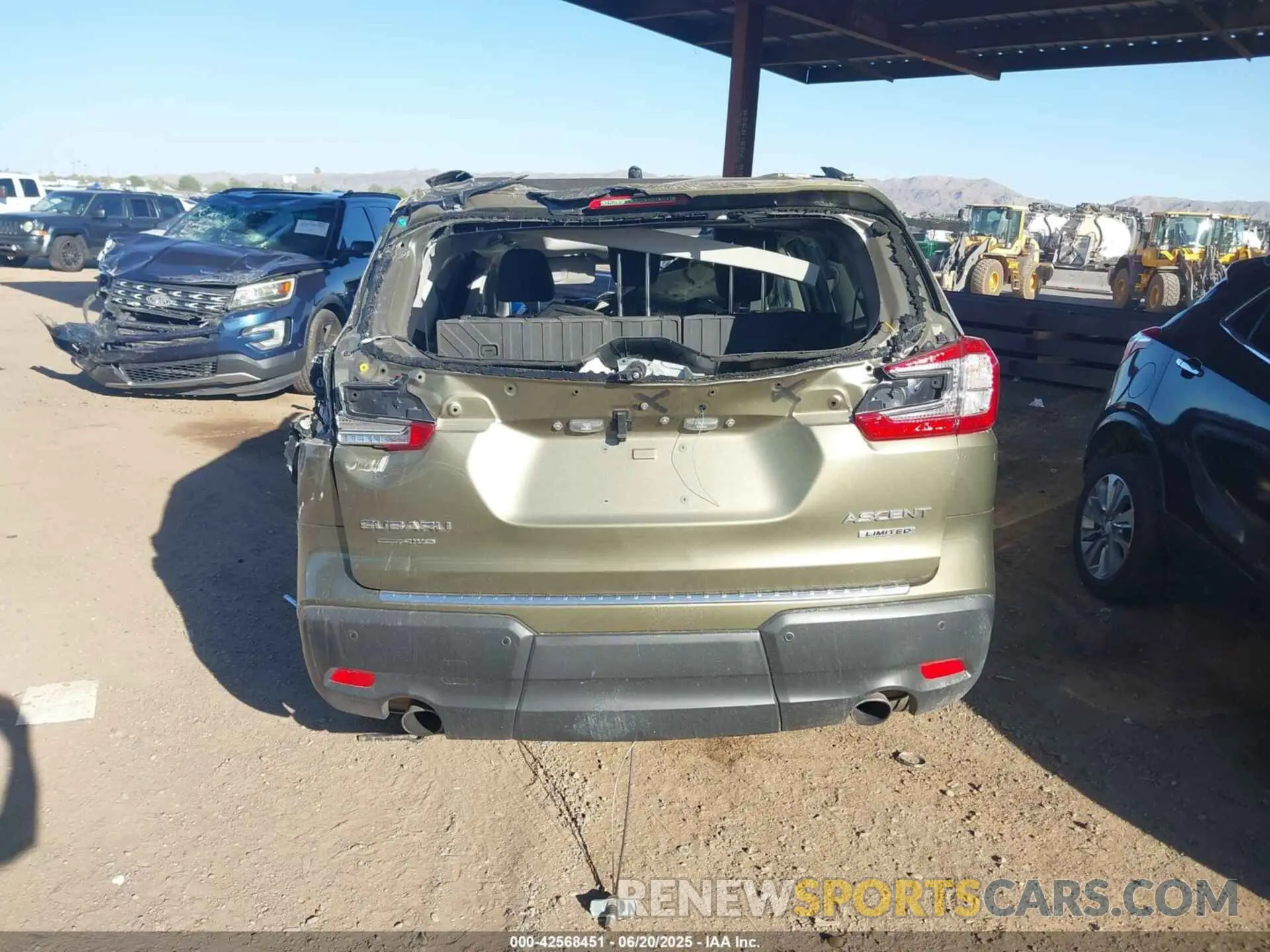 17 Photograph of a damaged car 4S4WMAUDXR3455768 SUBARU ASCENT 2024