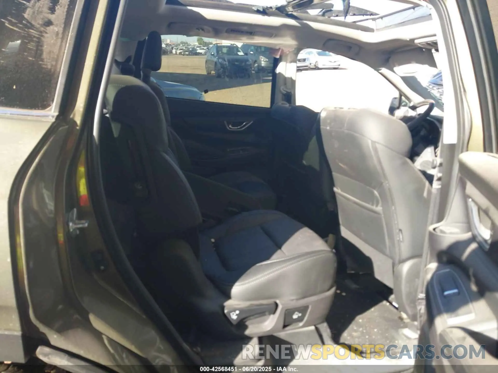 8 Photograph of a damaged car 4S4WMAUDXR3455768 SUBARU ASCENT 2024