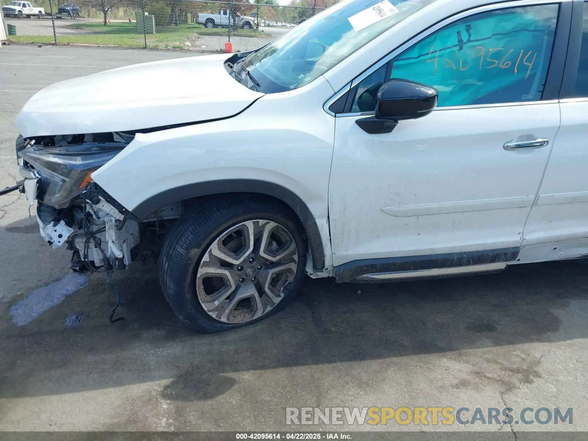17 Photograph of a damaged car 4S4WMAWD0R3408522 SUBARU ASCENT 2024