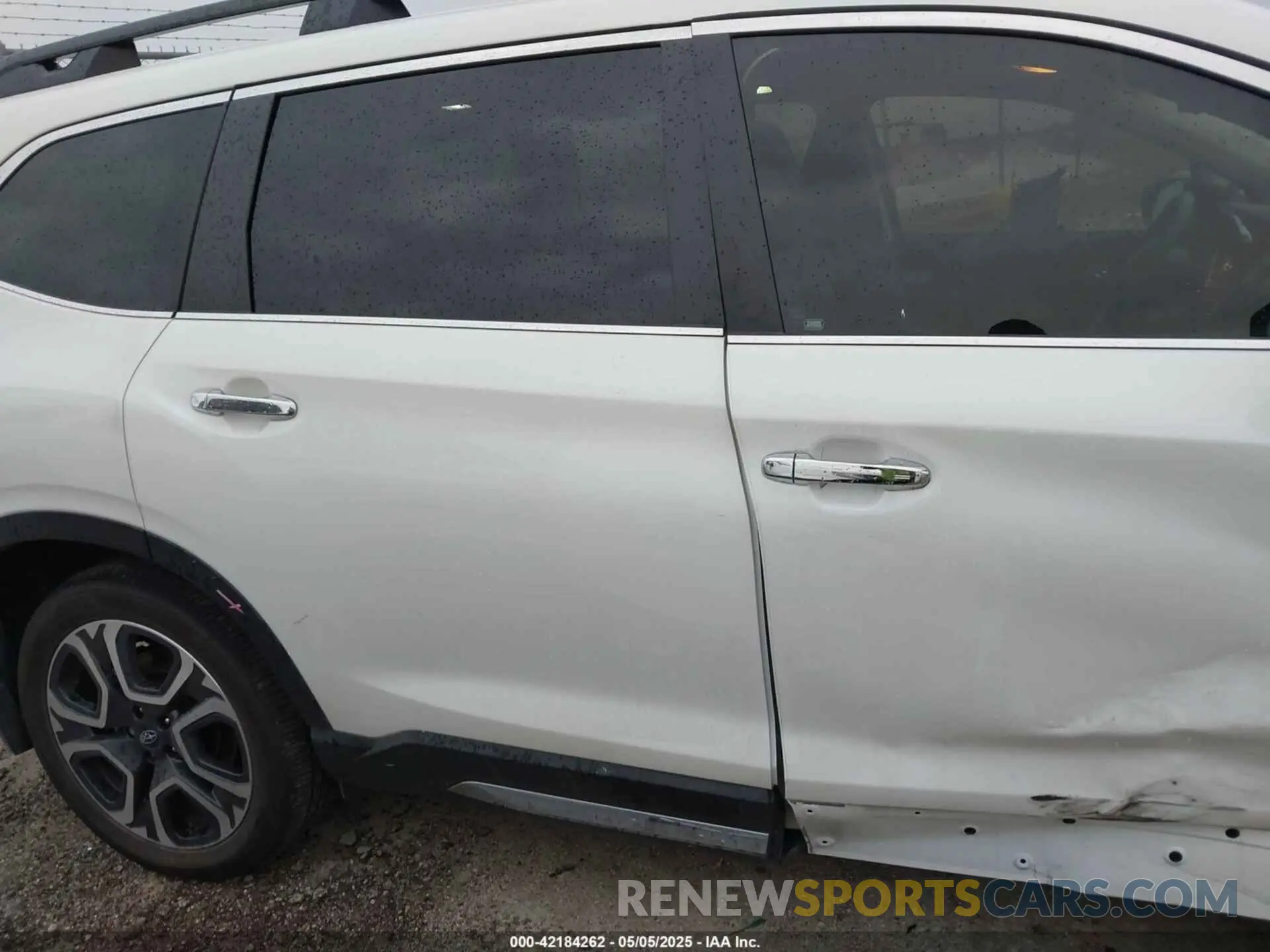 14 Photograph of a damaged car 4S4WMAWD4R3405297 SUBARU ASCENT 2024