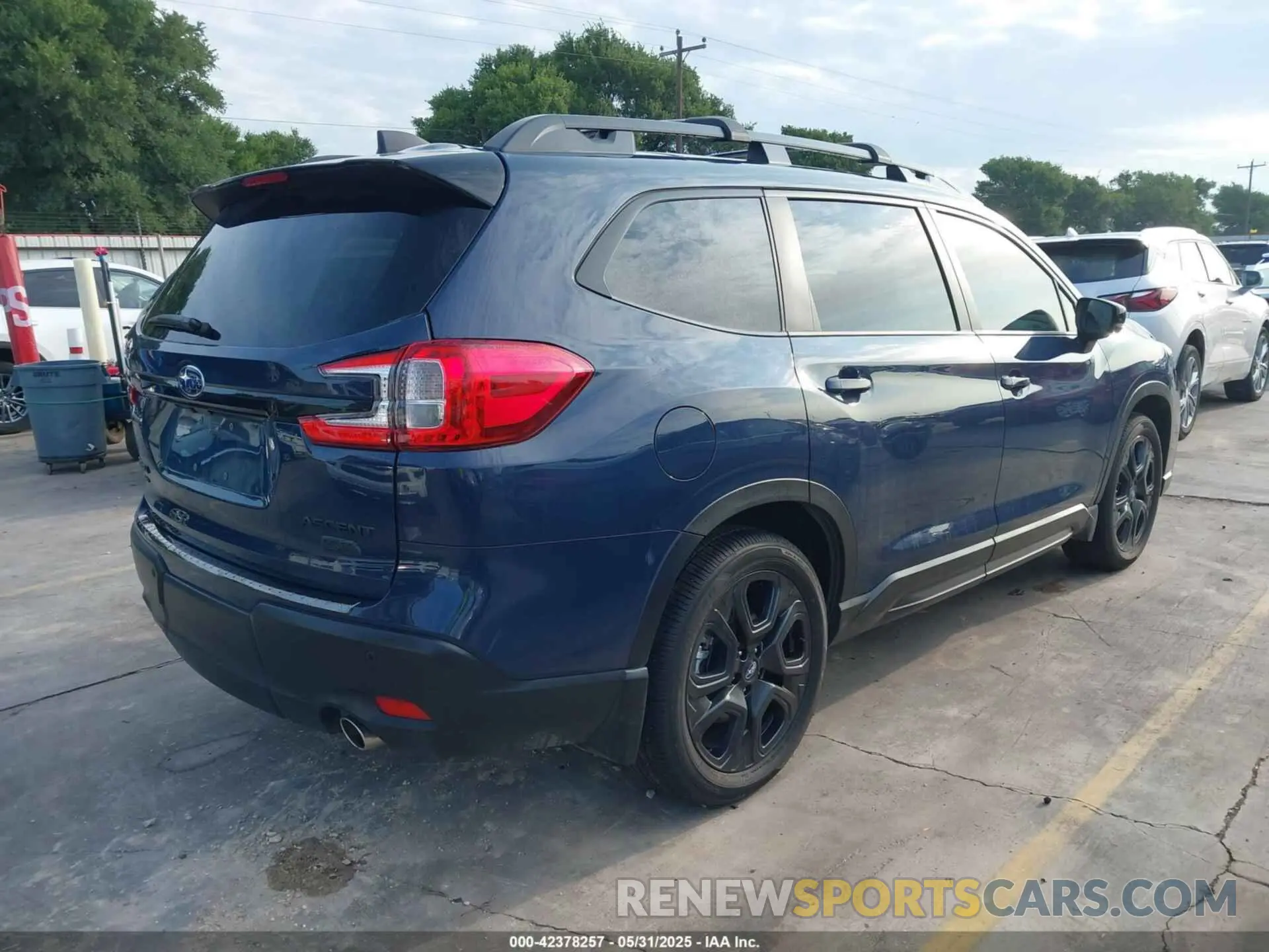 4 Photograph of a damaged car 4S4WMAFD8S3409598 SUBARU ASCENT 2025