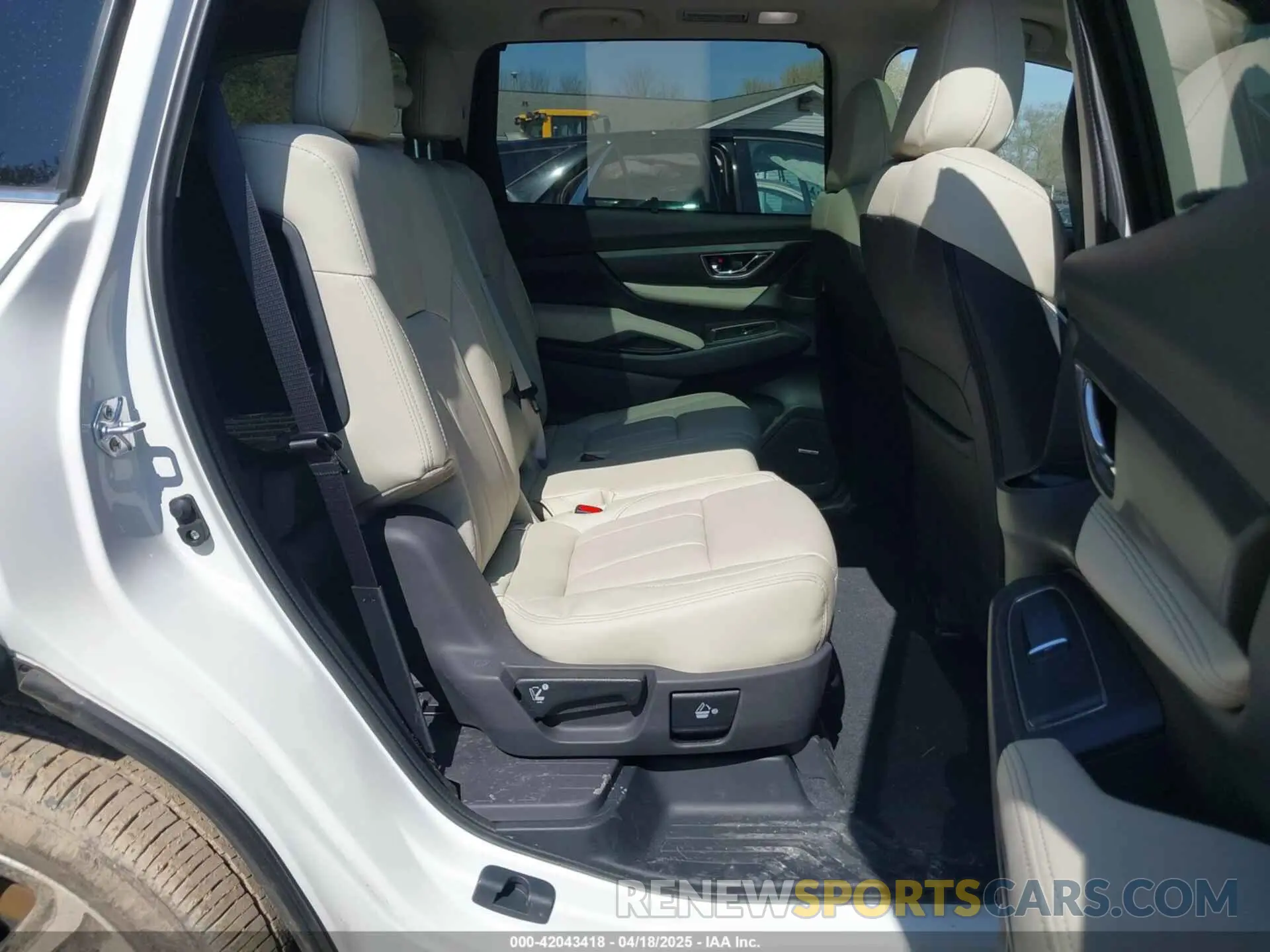 8 Photograph of a damaged car 4S4WMALD5S3404959 SUBARU ASCENT 2025